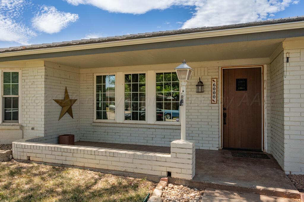 6000 Hatfield Circle Property Photo 3