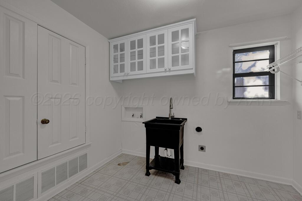 6000 Hatfield Circle Property Photo 17