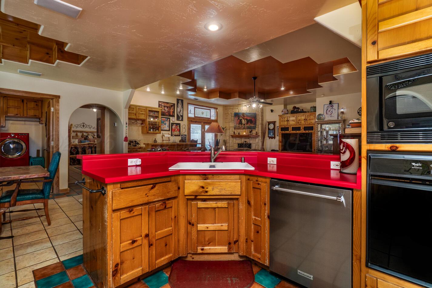 7108 Glenoak Lane Property Photo 12