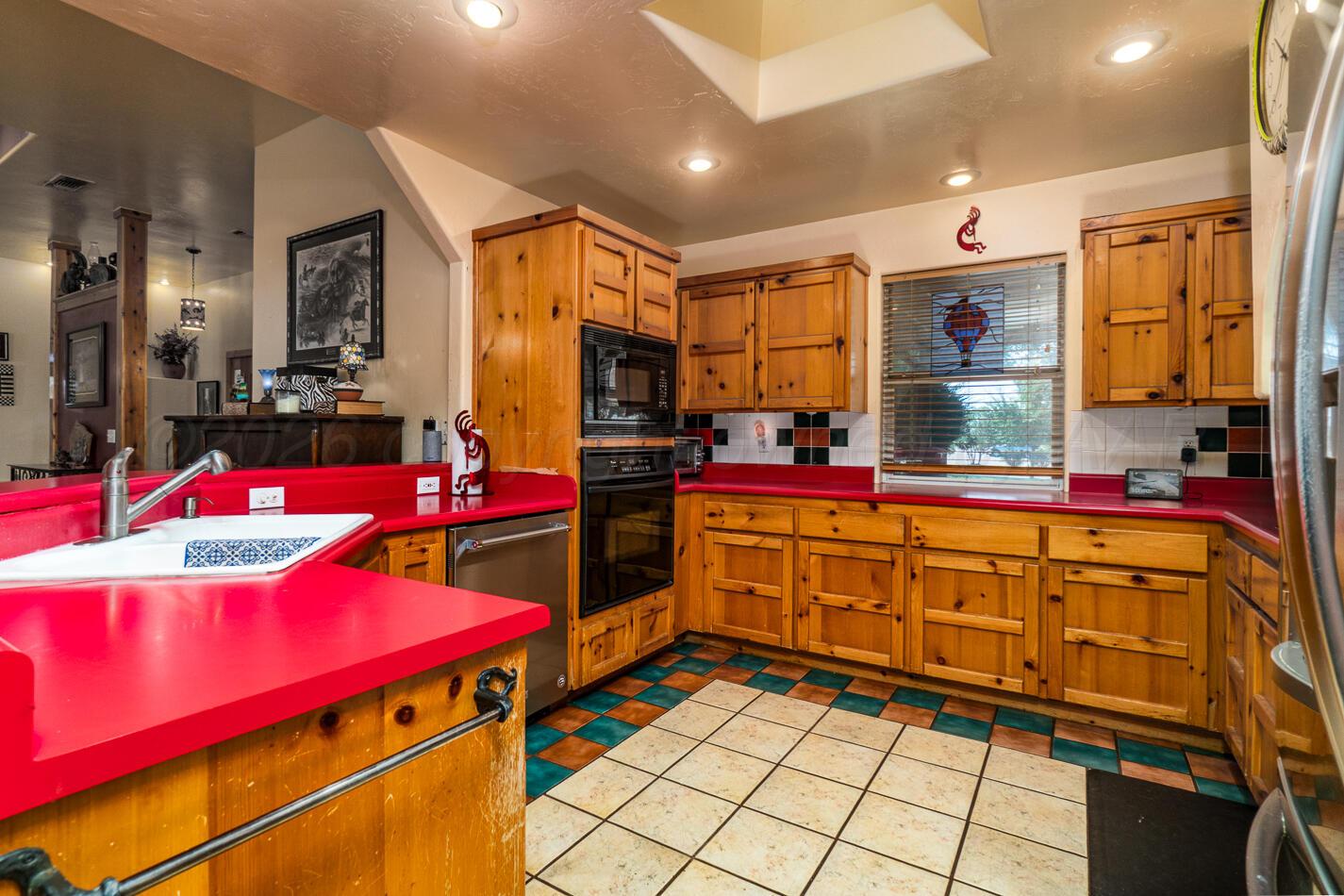 7108 Glenoak Lane Property Photo 14