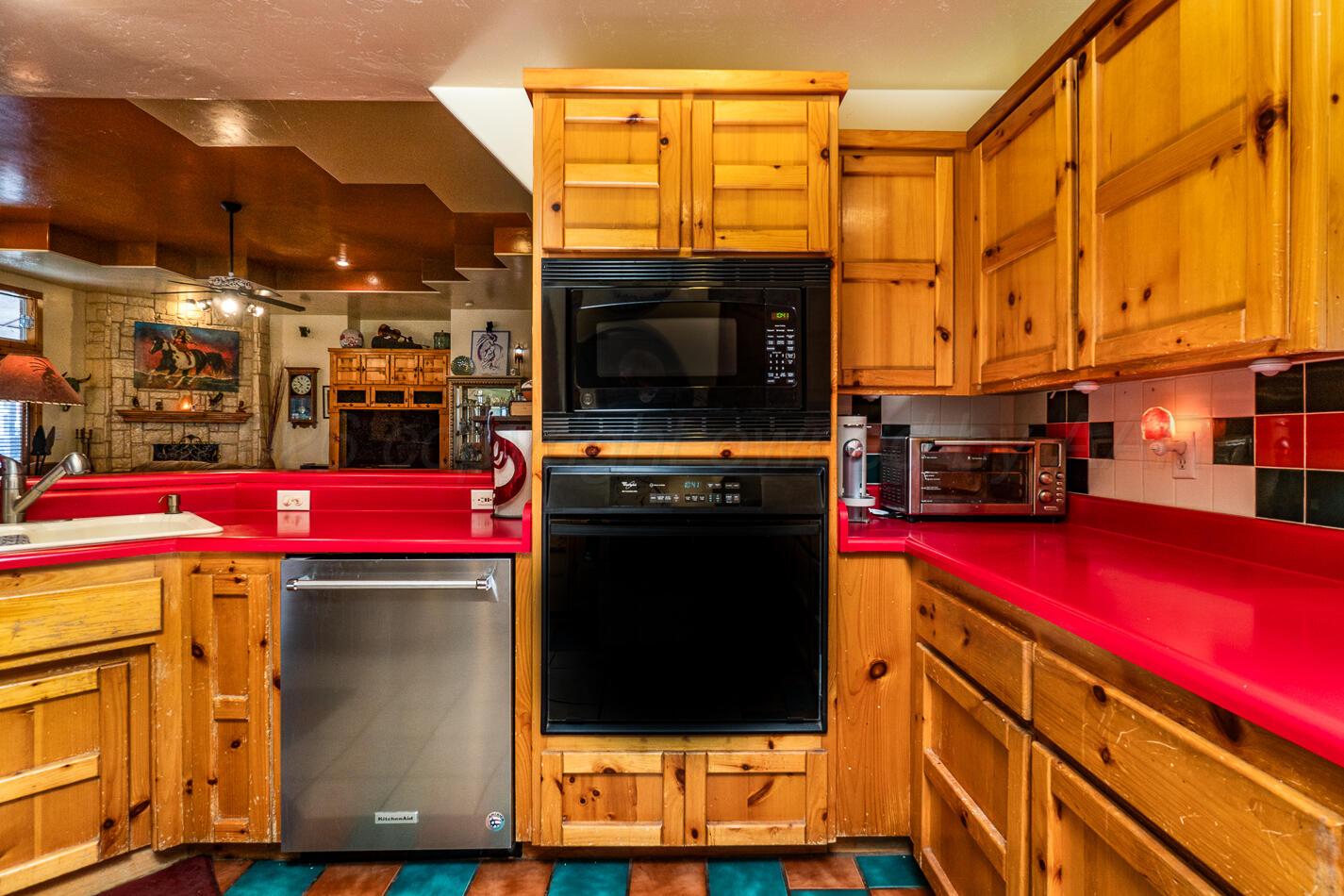 7108 Glenoak Lane Property Photo 15