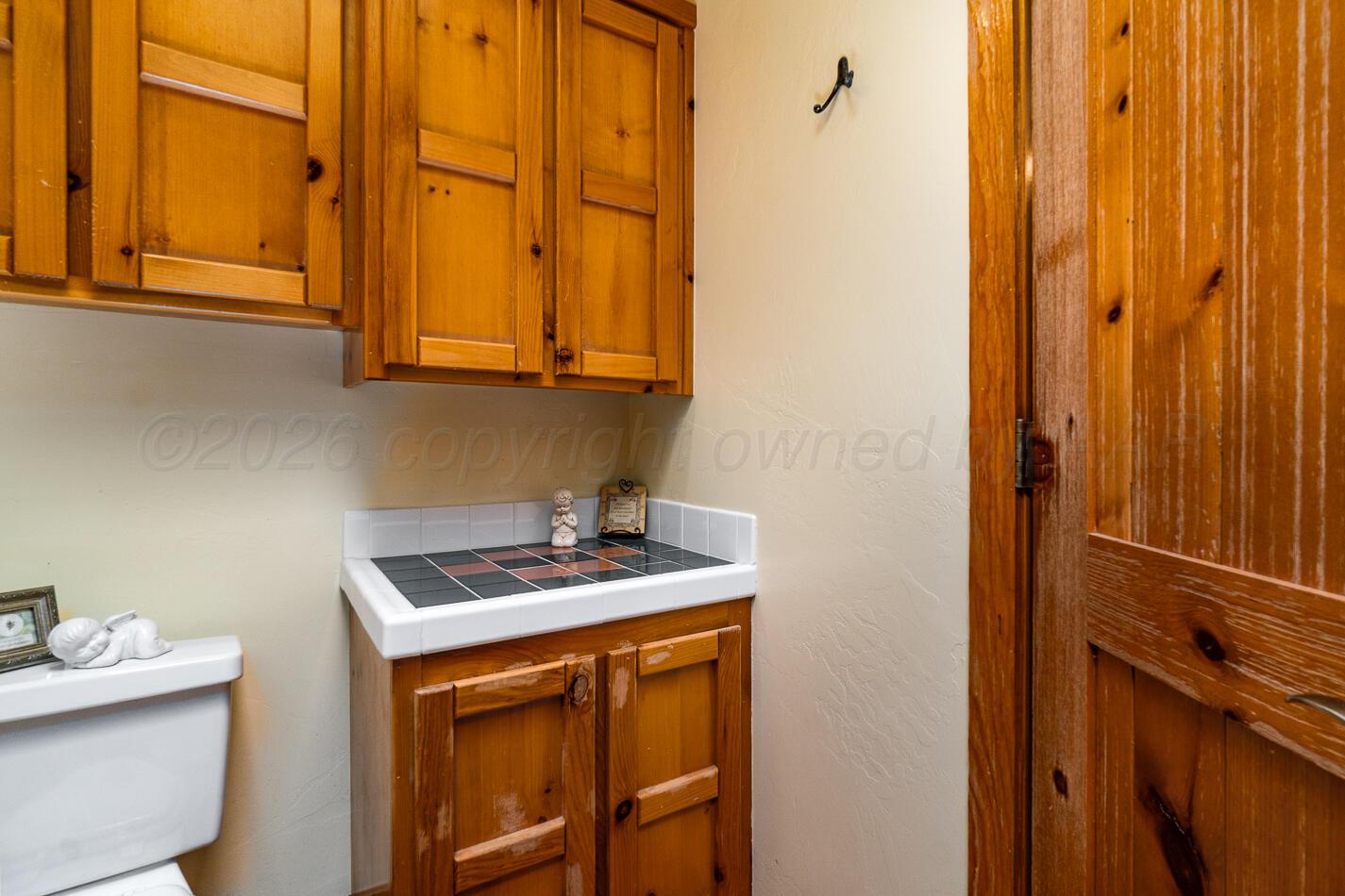 7108 Glenoak Lane Property Photo 21