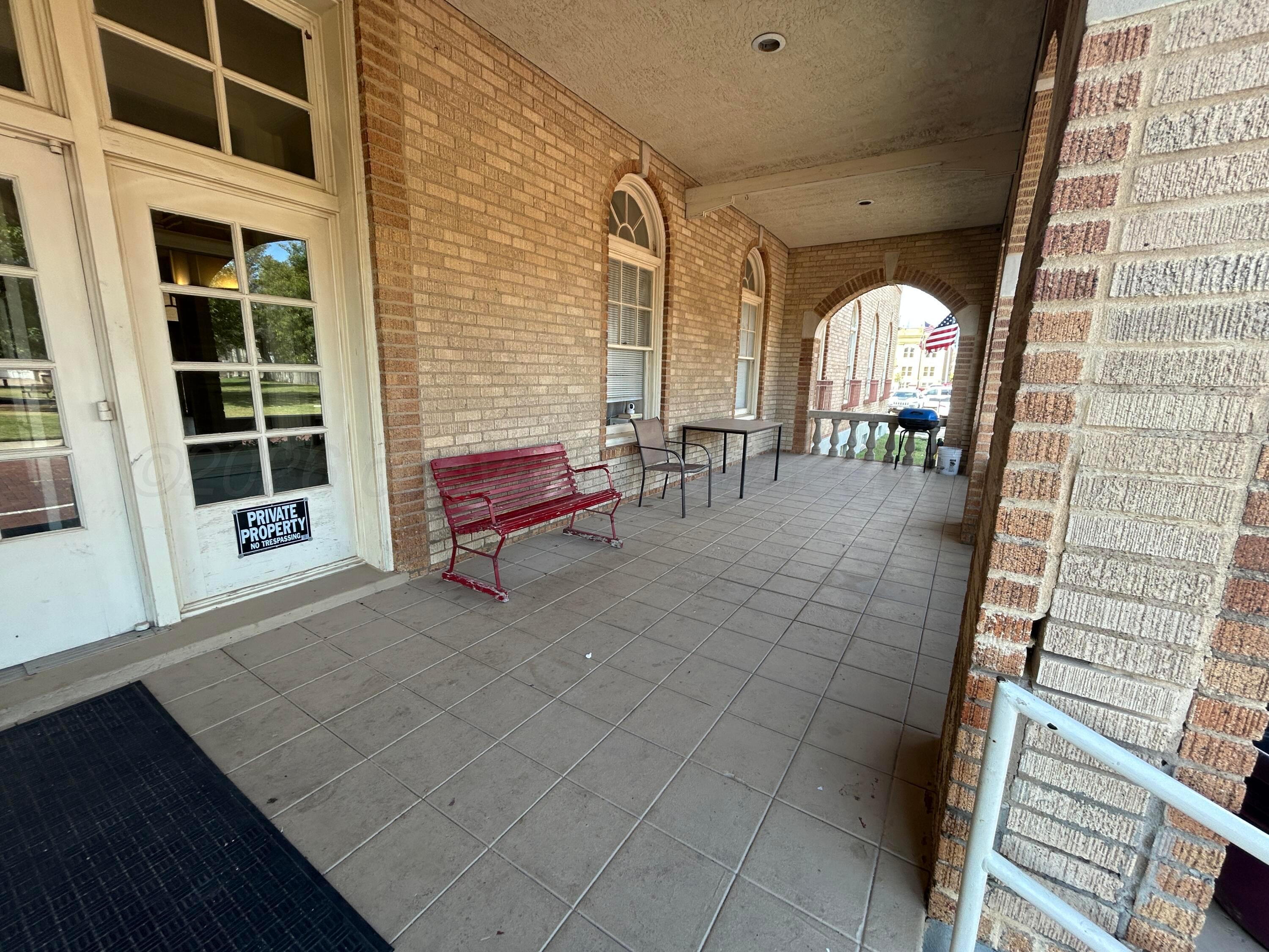 120 S Russell Street Property Photo 1