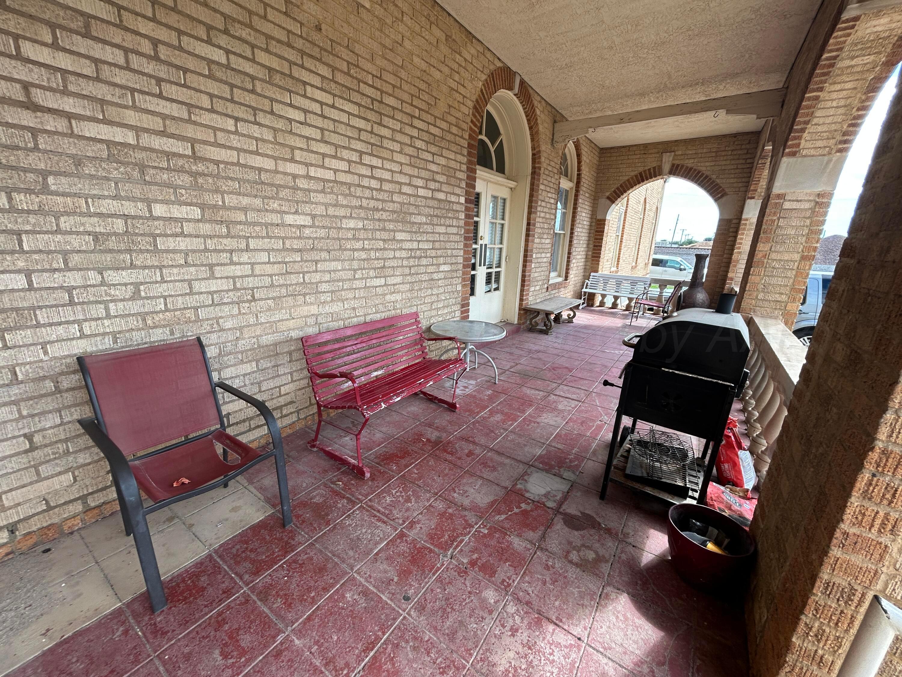 120 S Russell Street Property Photo 8