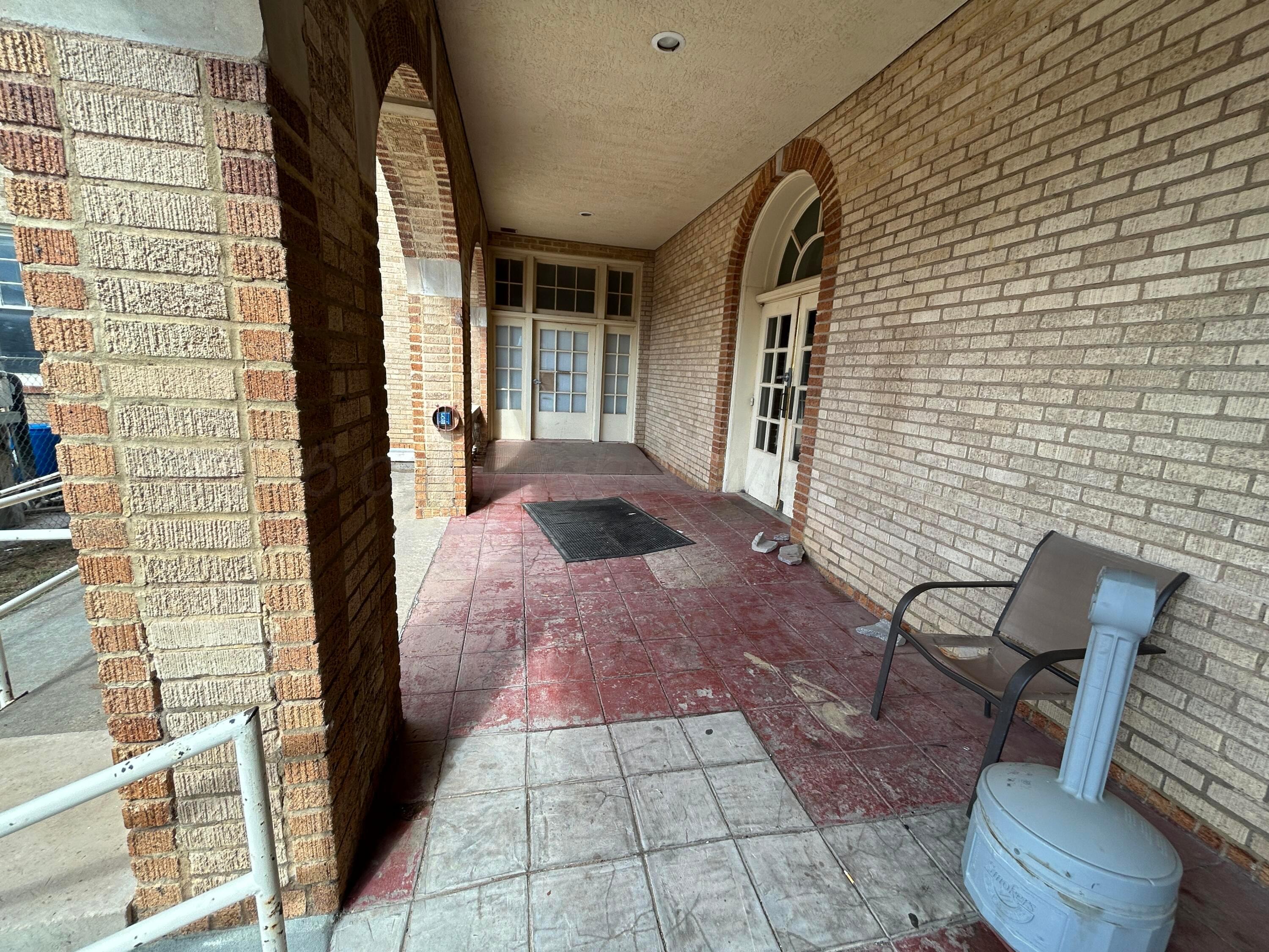 120 S Russell Street Property Photo 9