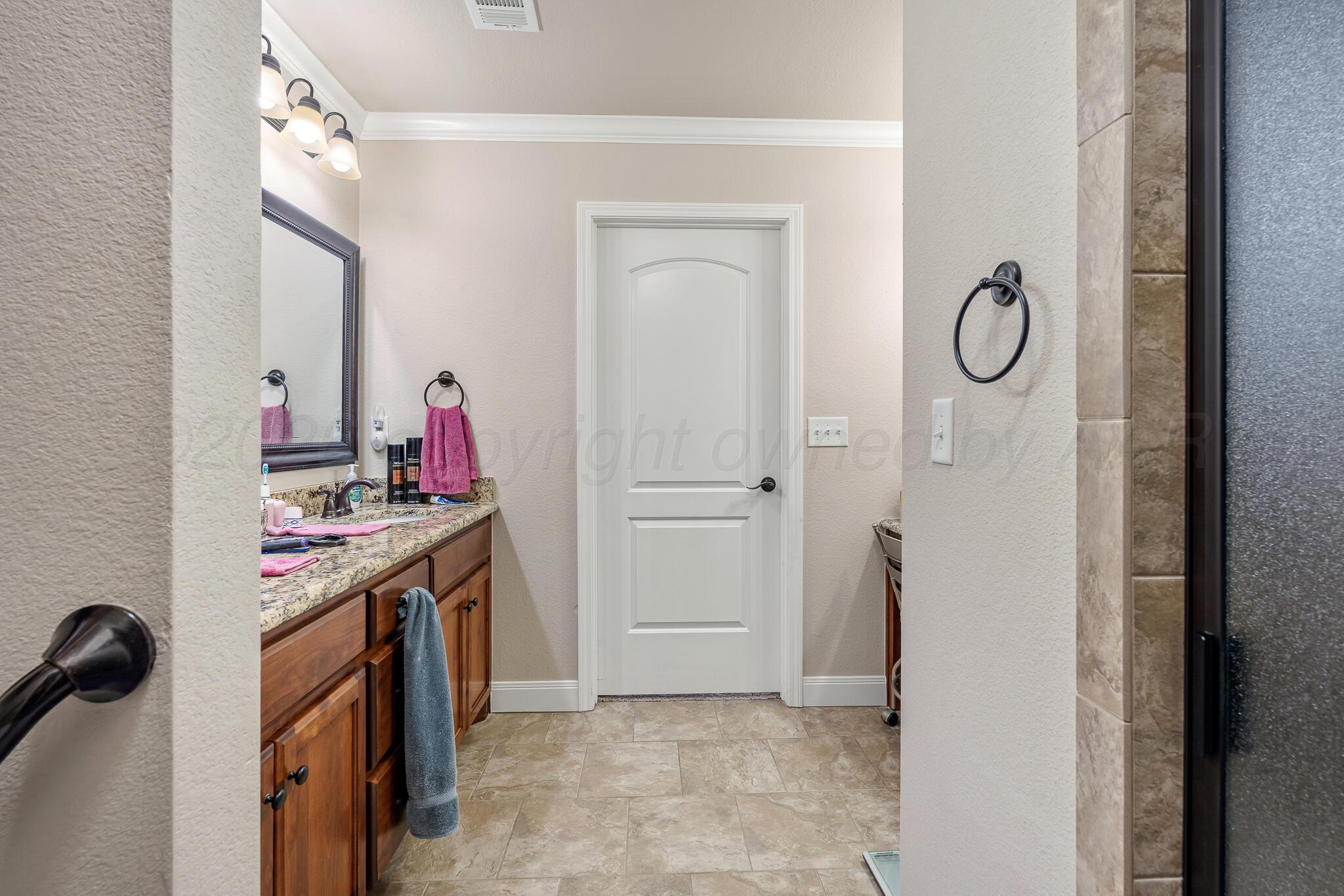 27 William Lane Property Photo 12