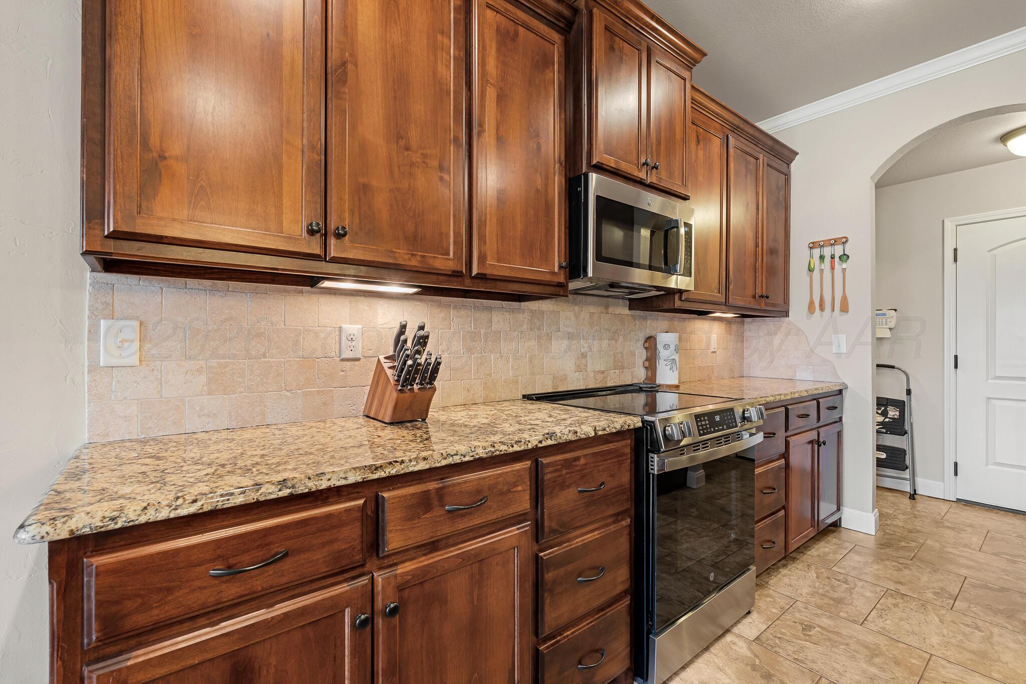 27 William Lane Property Photo 14