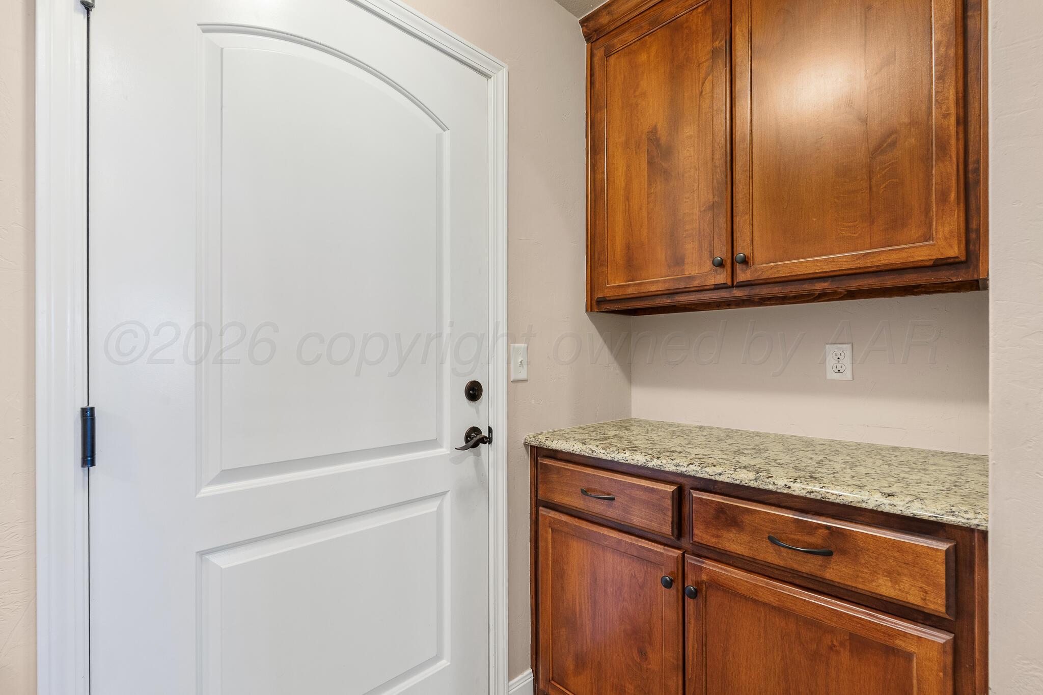 27 William Lane Property Photo 37