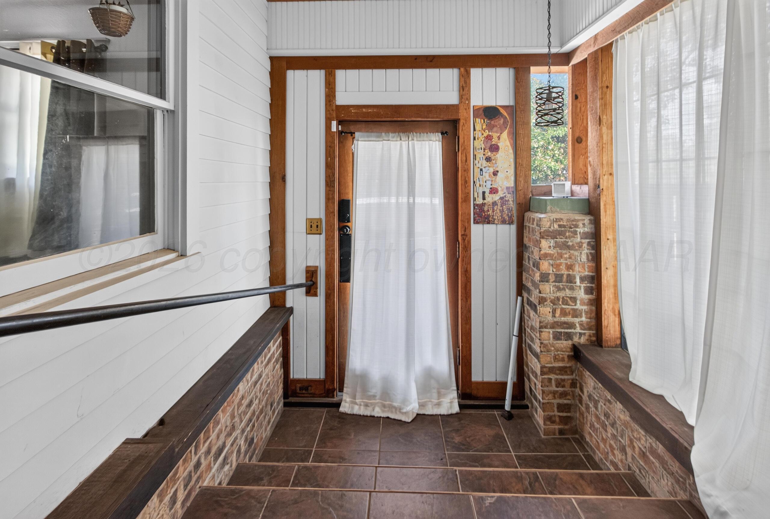 1506 S Jefferson Street Property Photo 6