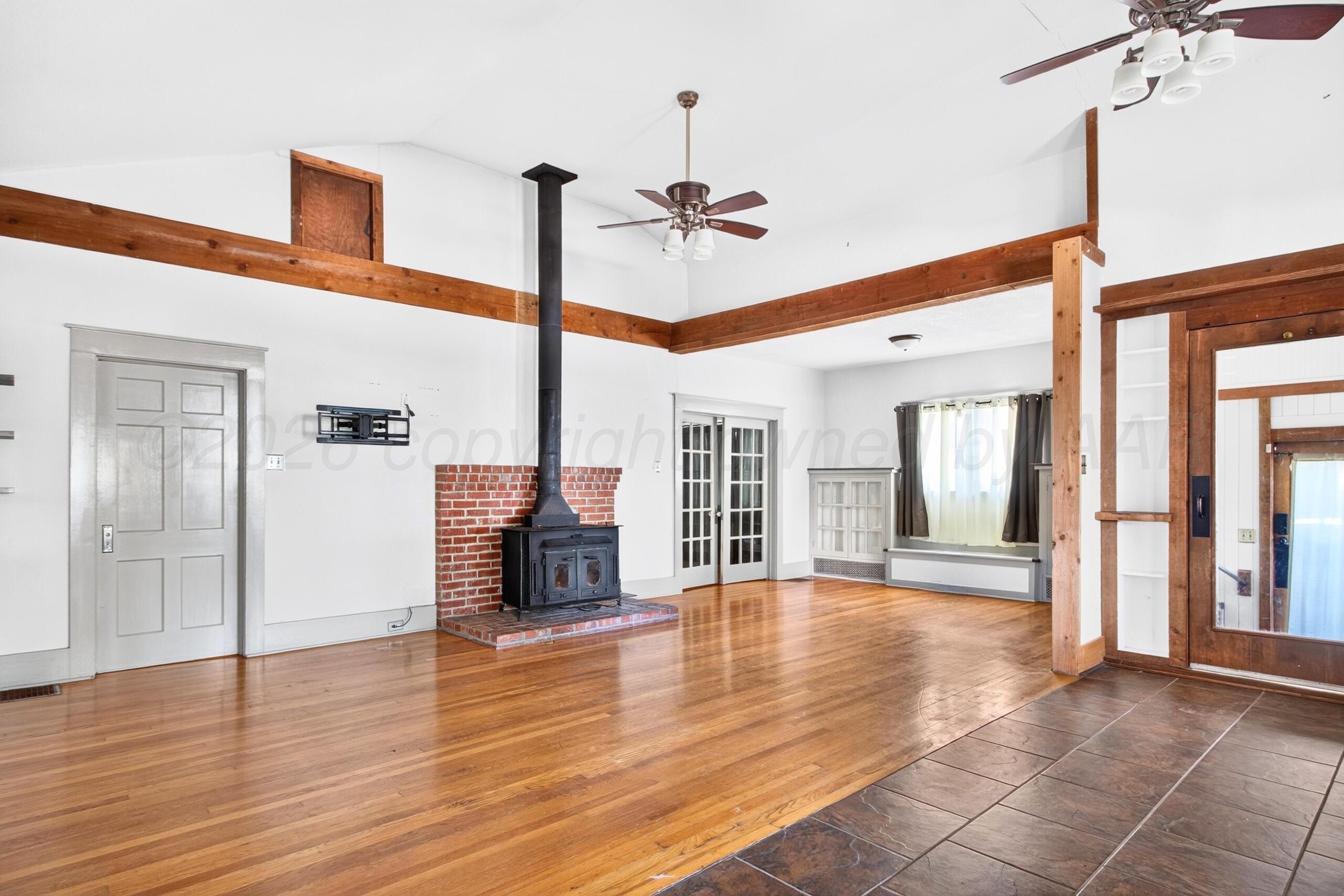 1506 S Jefferson Street Property Photo 8