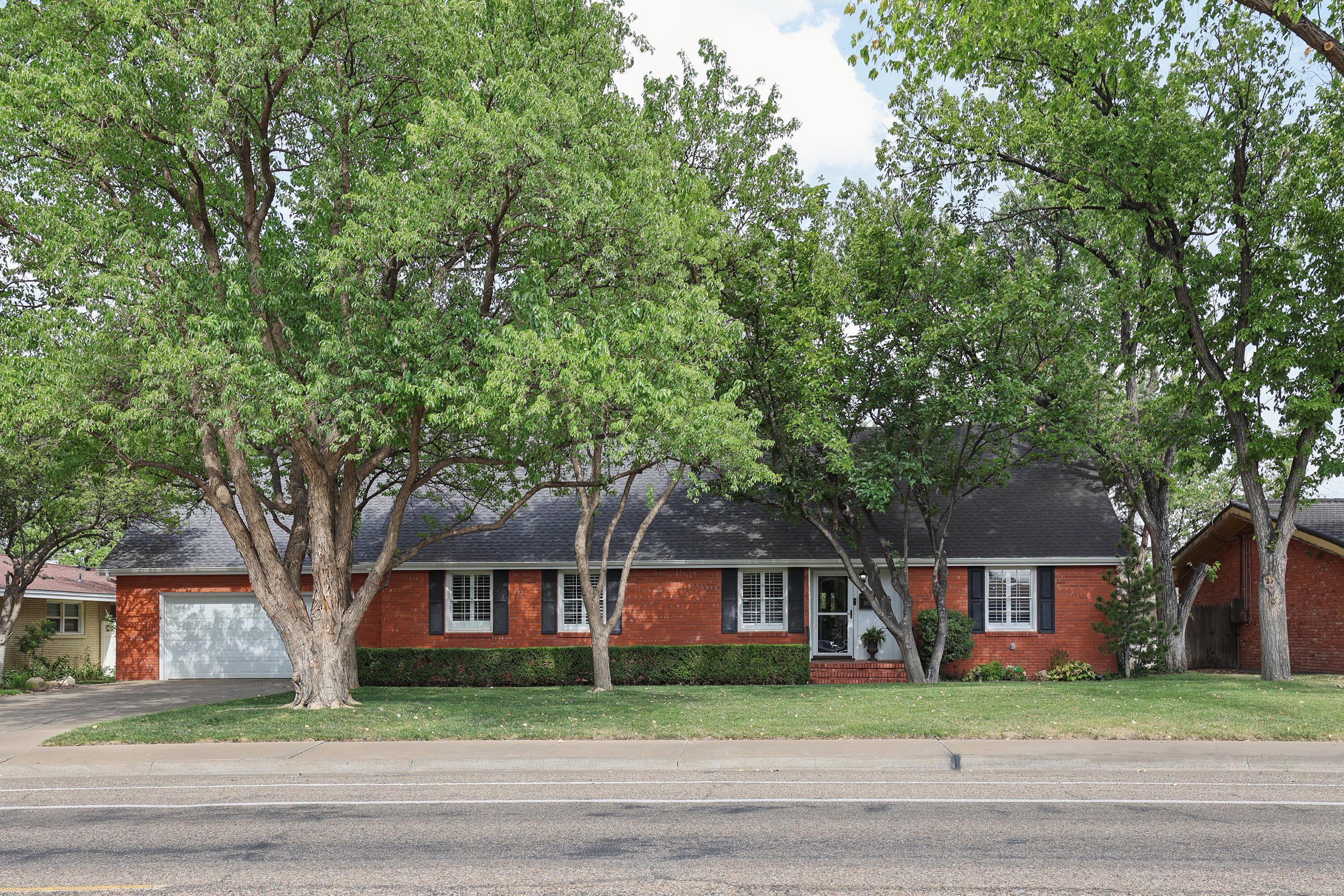 3705 Paramount Boulevard Property Photo 1