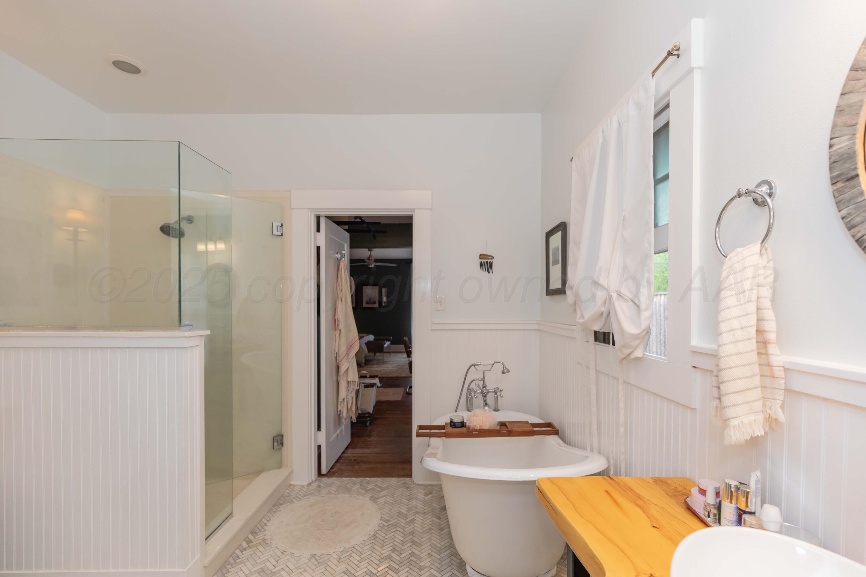 1611 S Van Buren Street Property Photo 8