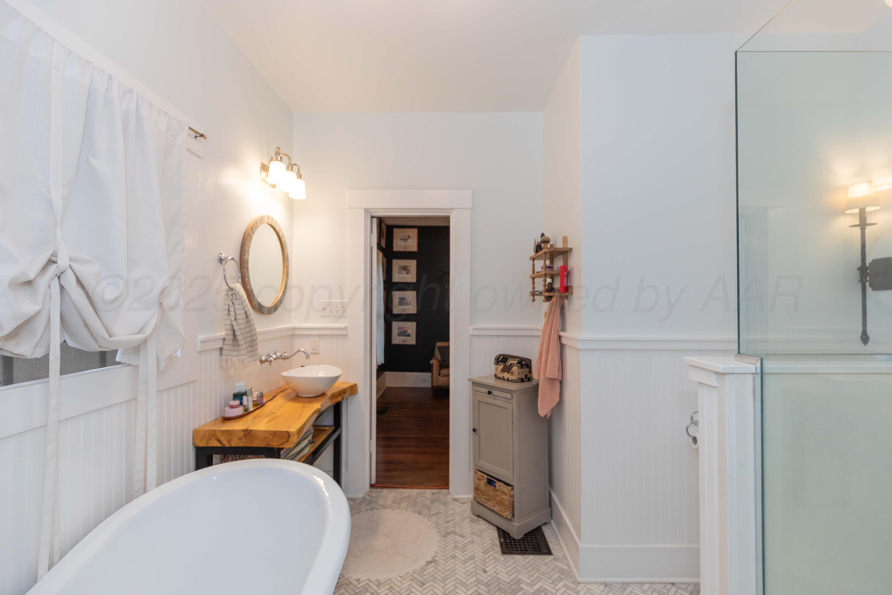 1611 S Van Buren Street Property Photo 37