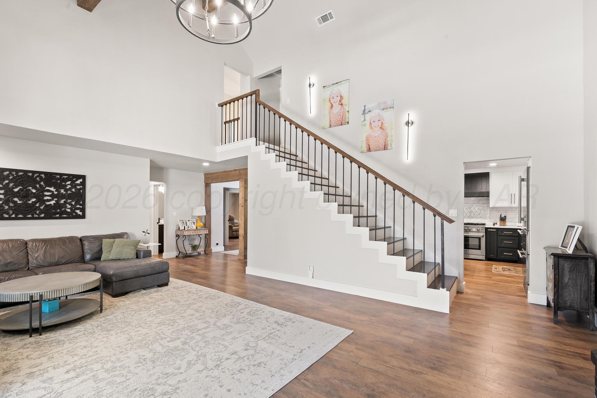 6301 S Chenot Drive Property Photo 10