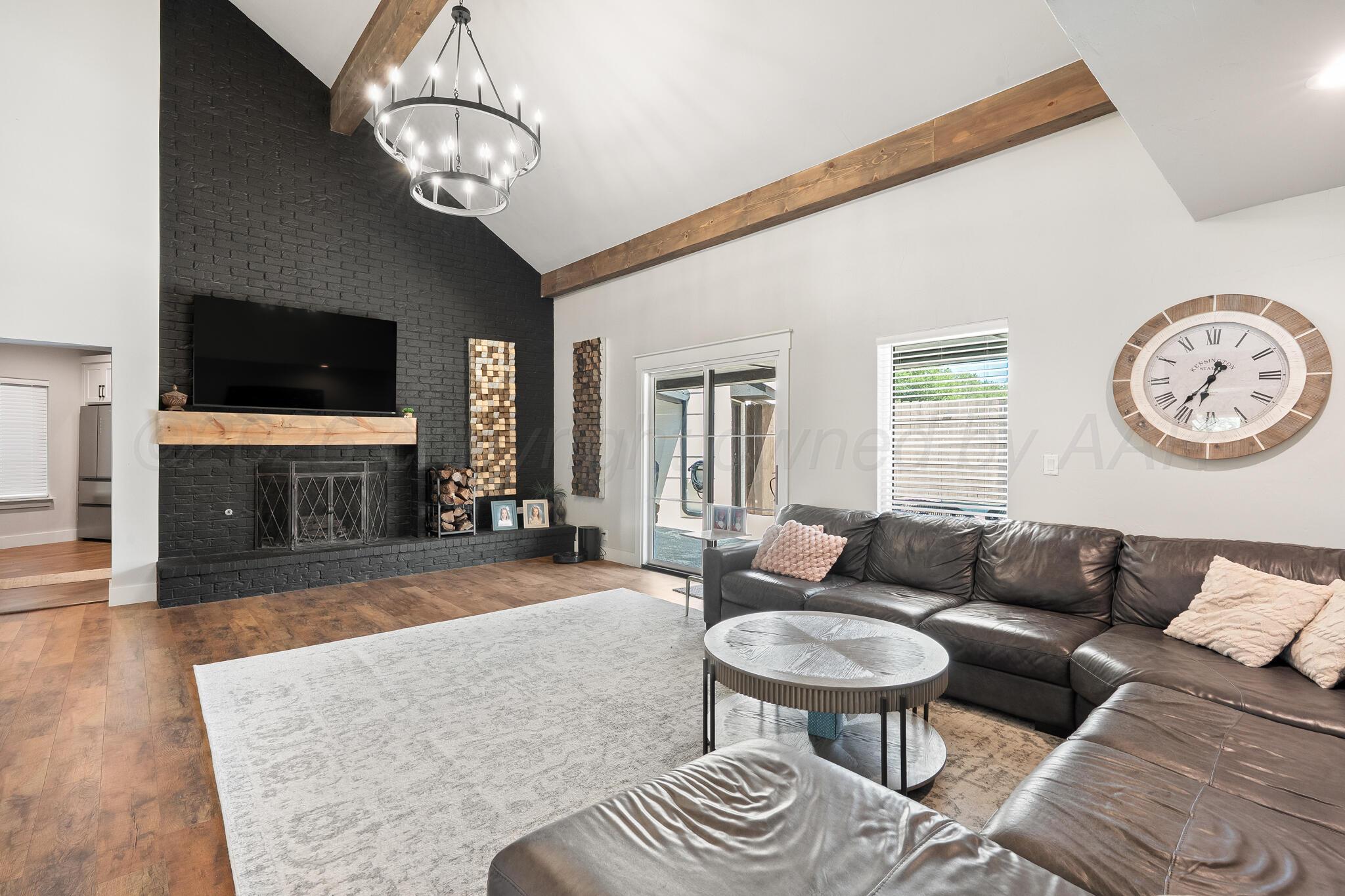 6301 S Chenot Drive Property Photo 11