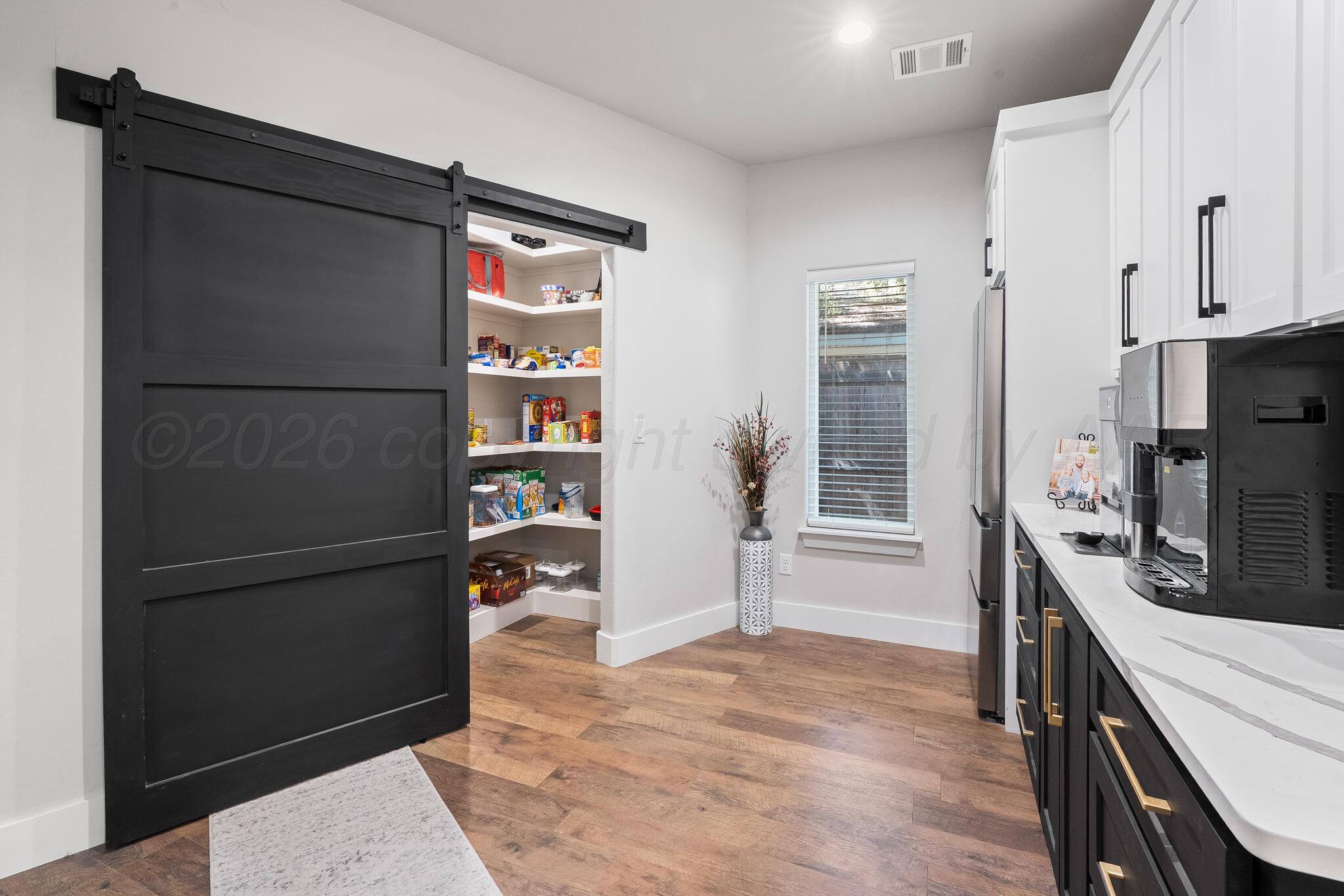 6301 S Chenot Drive Property Photo 27