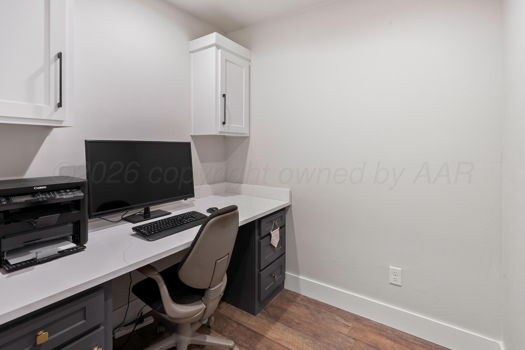 6301 S Chenot Drive Property Photo 37