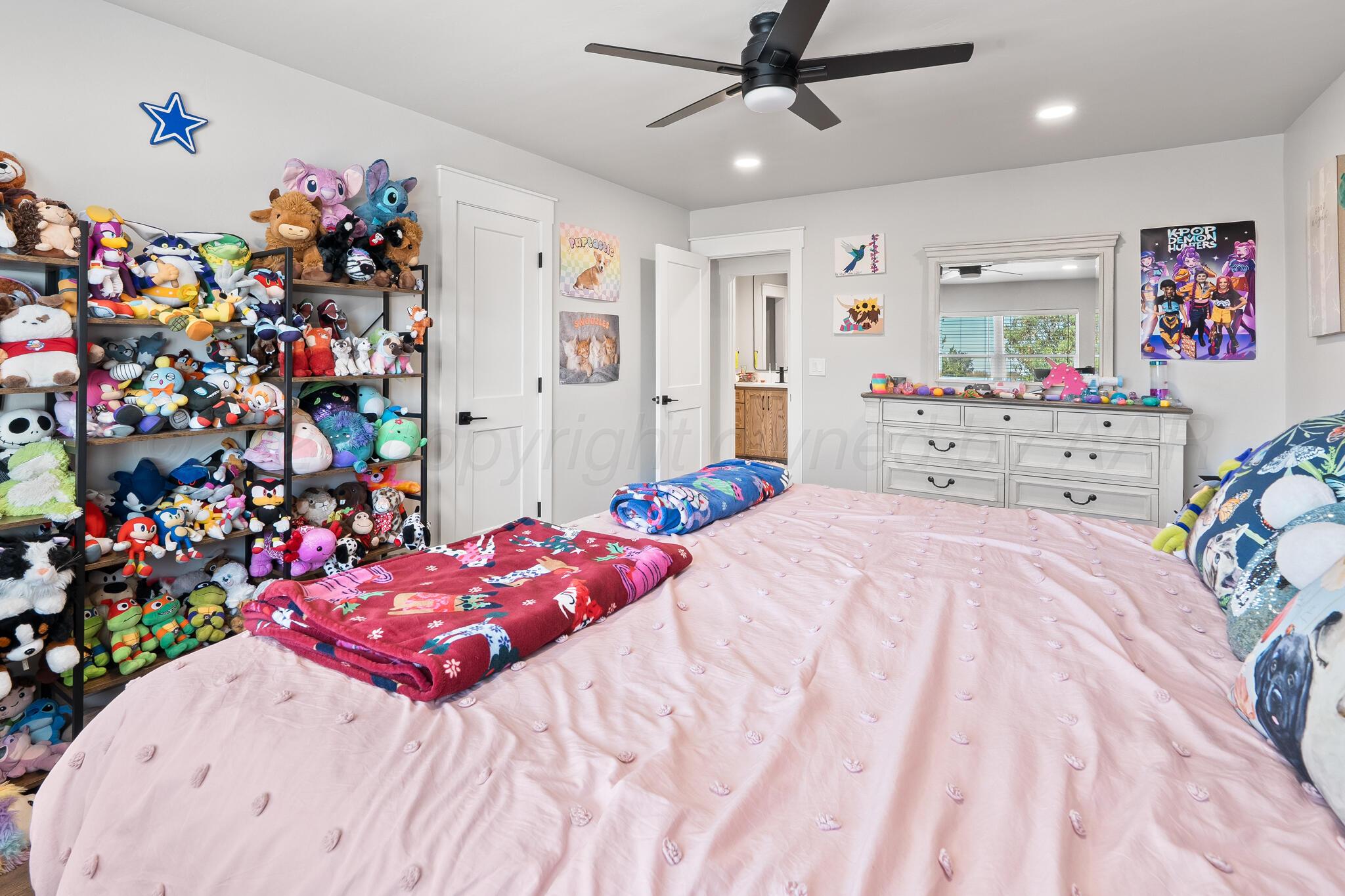 6301 S Chenot Drive Property Photo 40