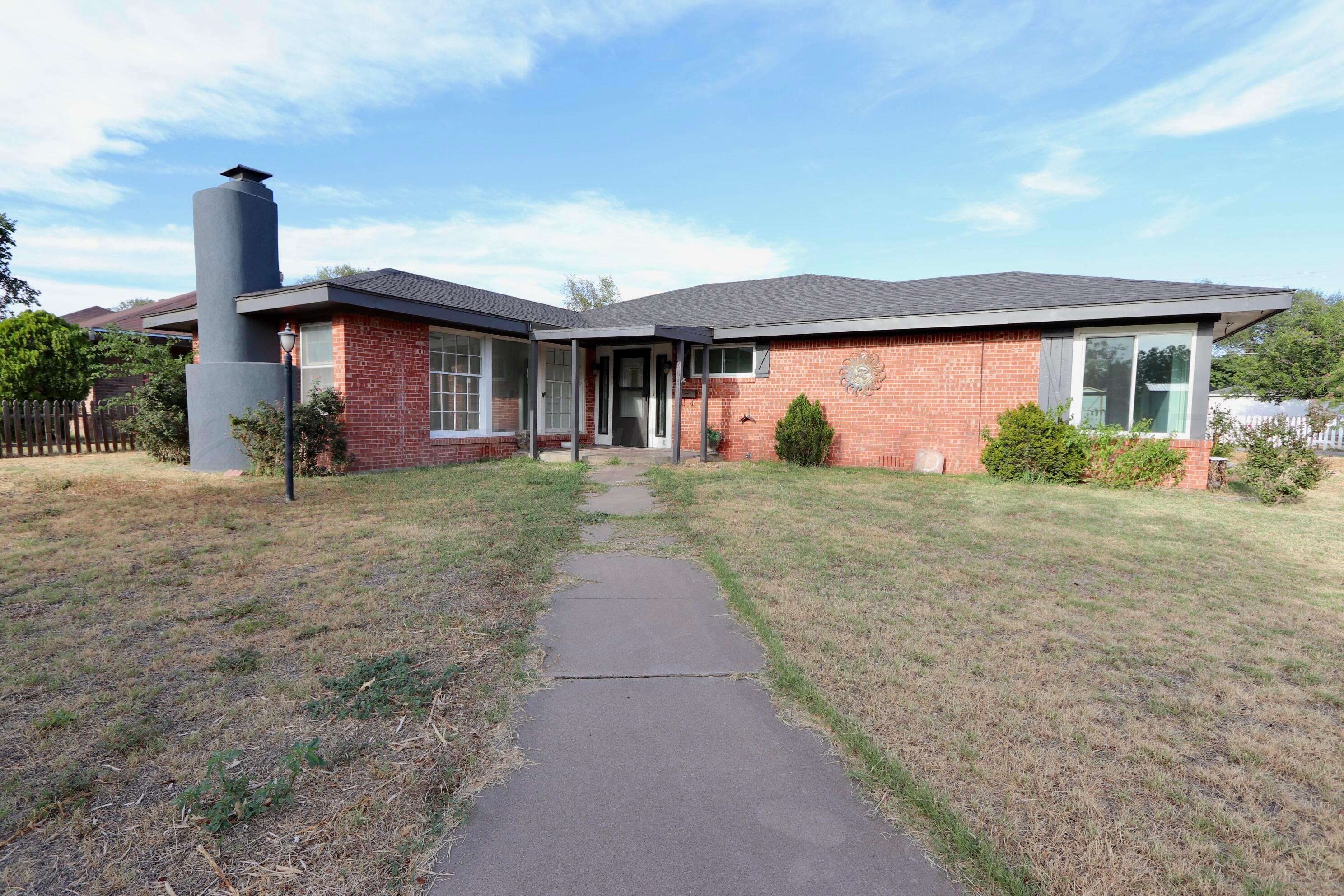 2041 S TRAVIS Street Property Photo 1