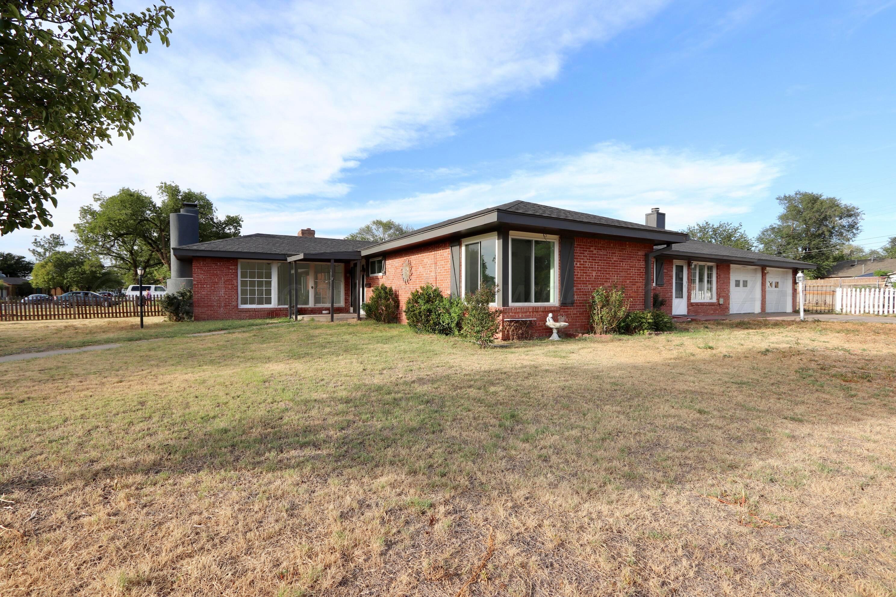 2041 S Travis Street Property Photo 2
