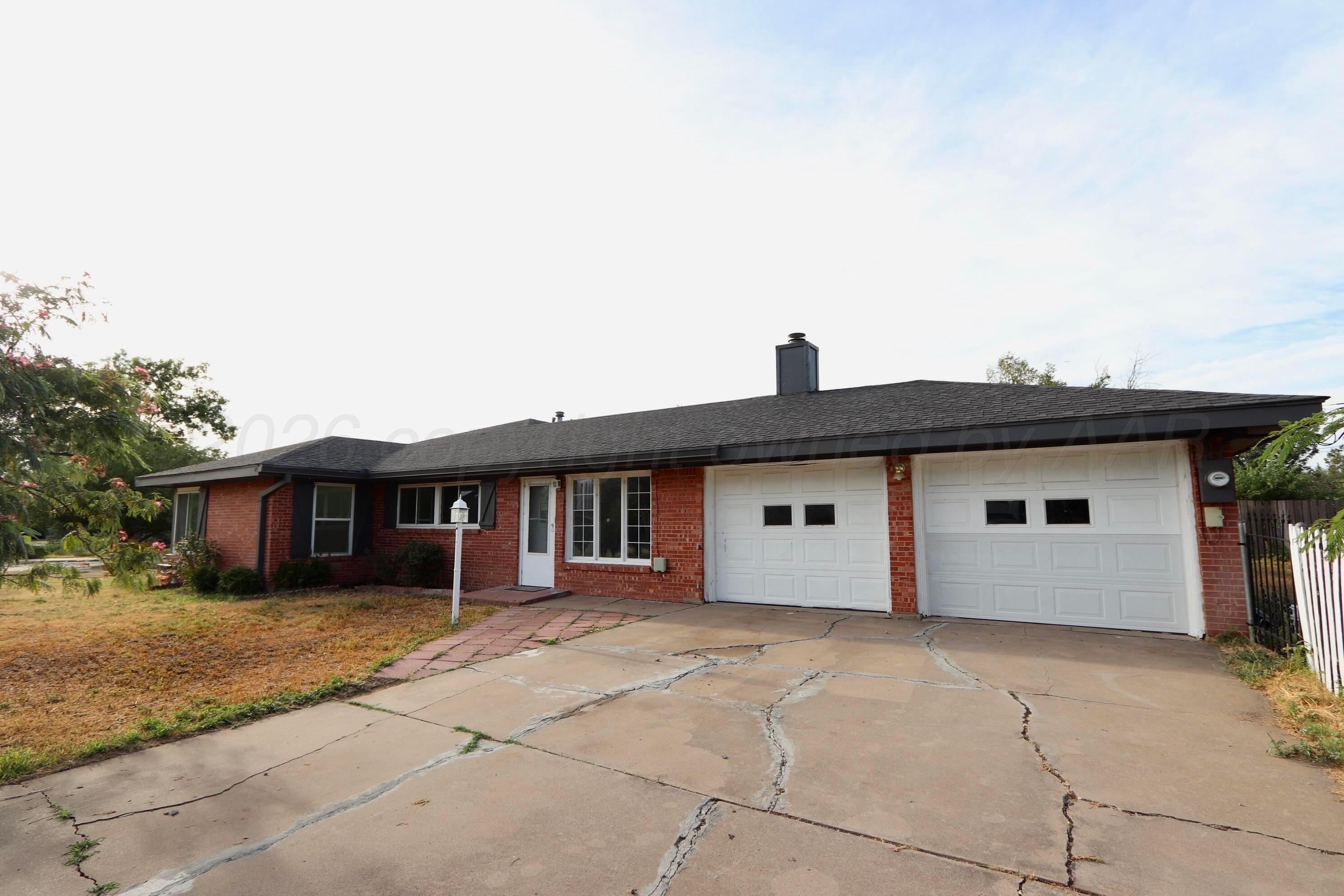 2041 S Travis Street Property Photo 5