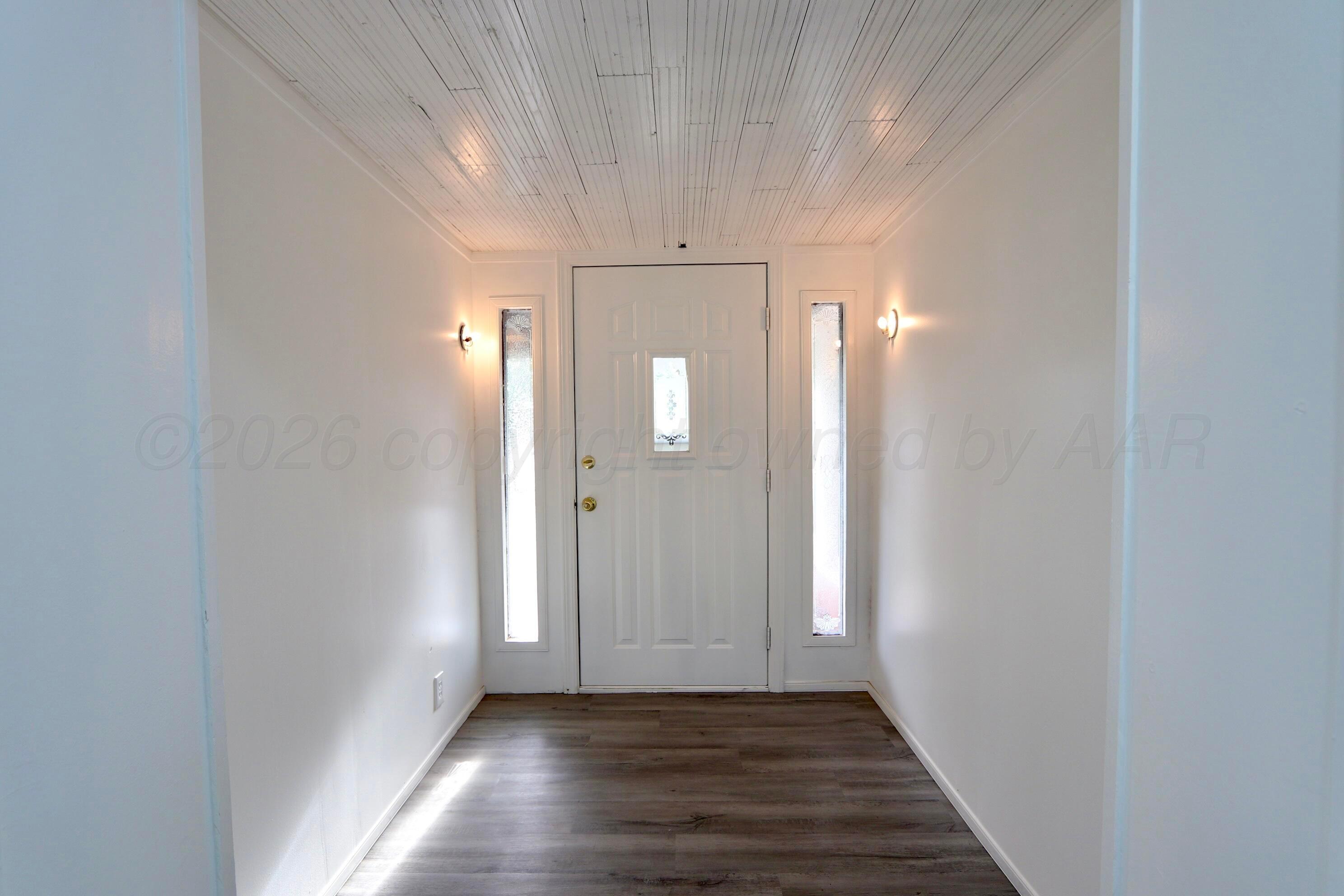 2041 S Travis Street Property Photo 7