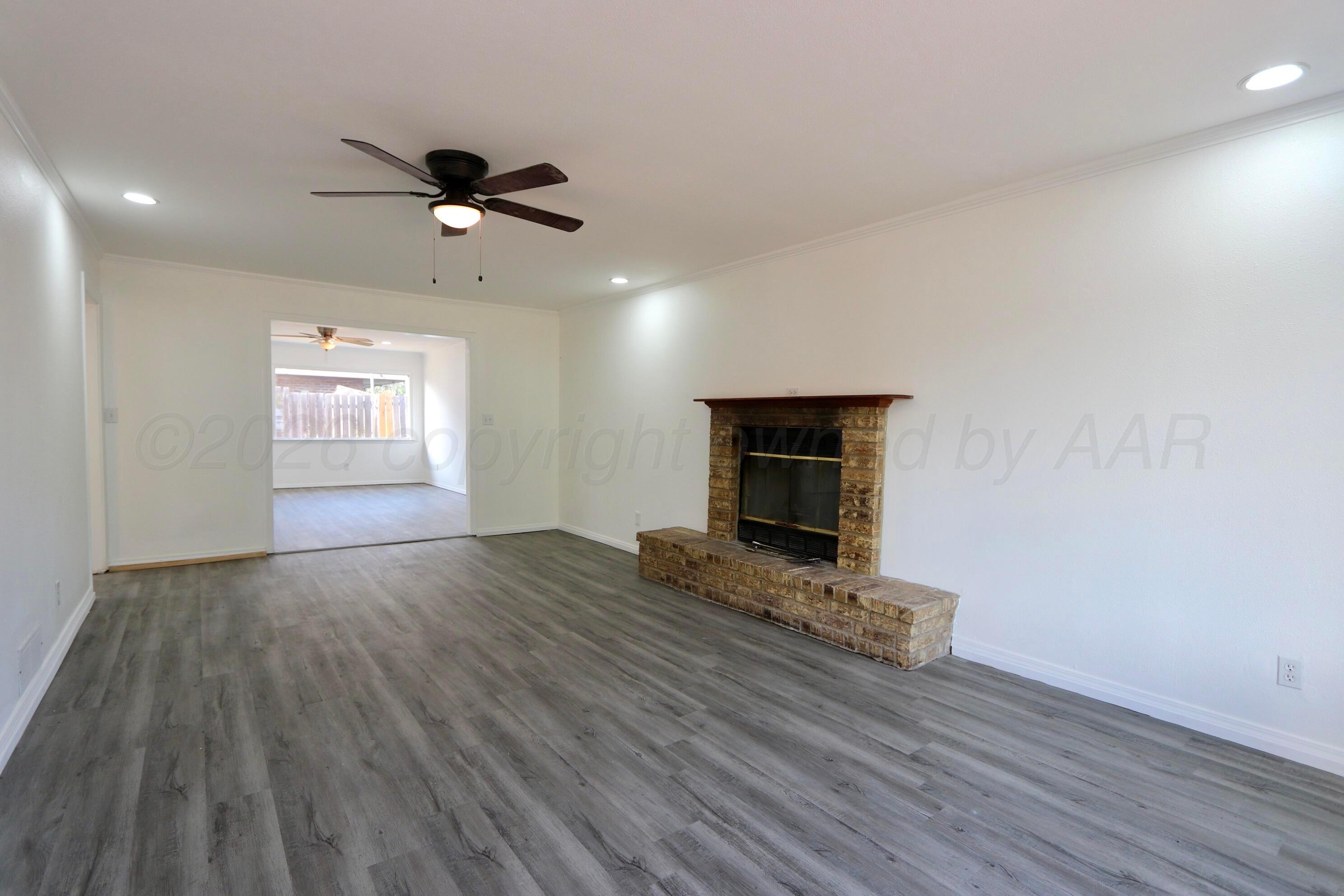 2041 S Travis Street Property Photo 8