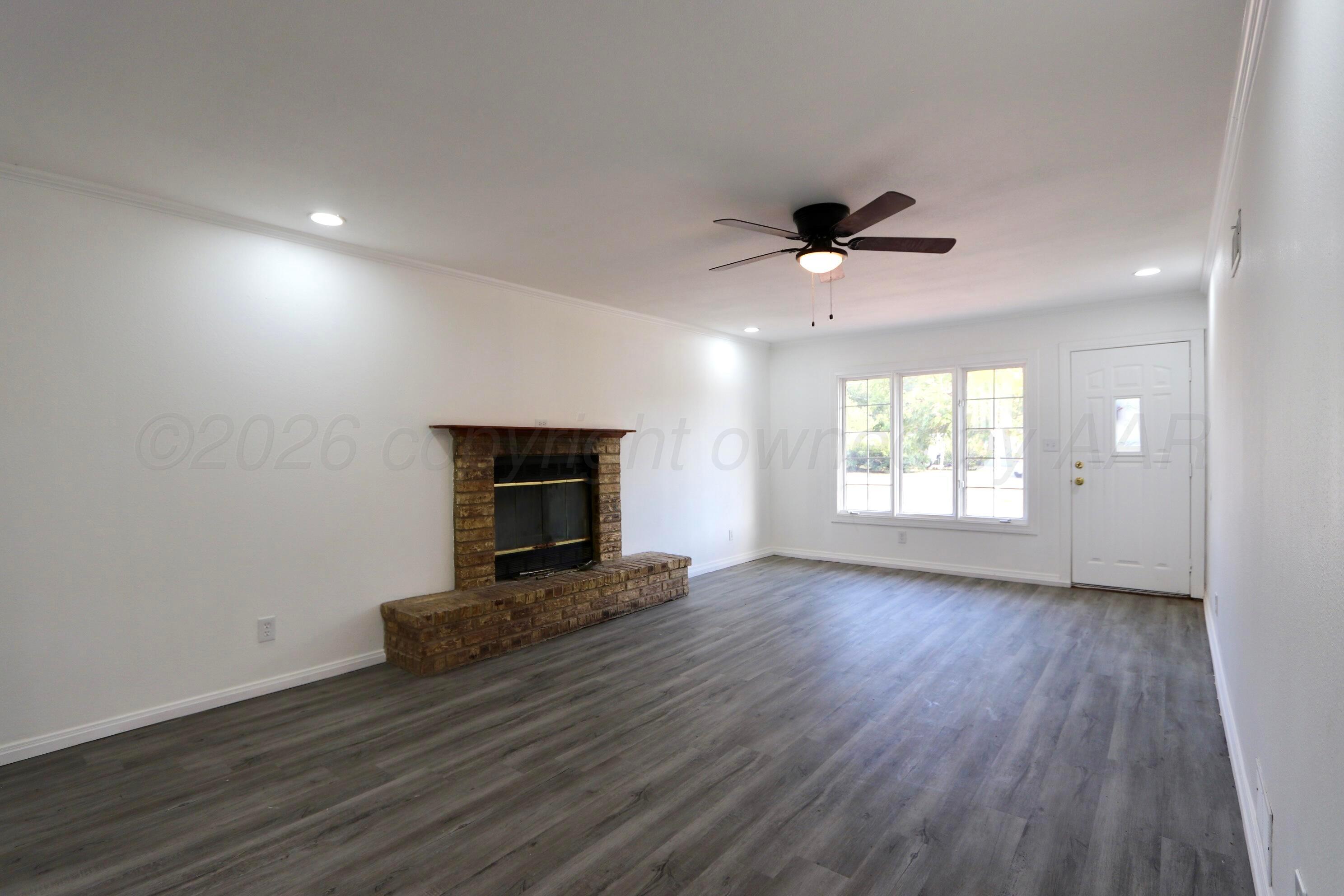 2041 S Travis Street Property Photo 12