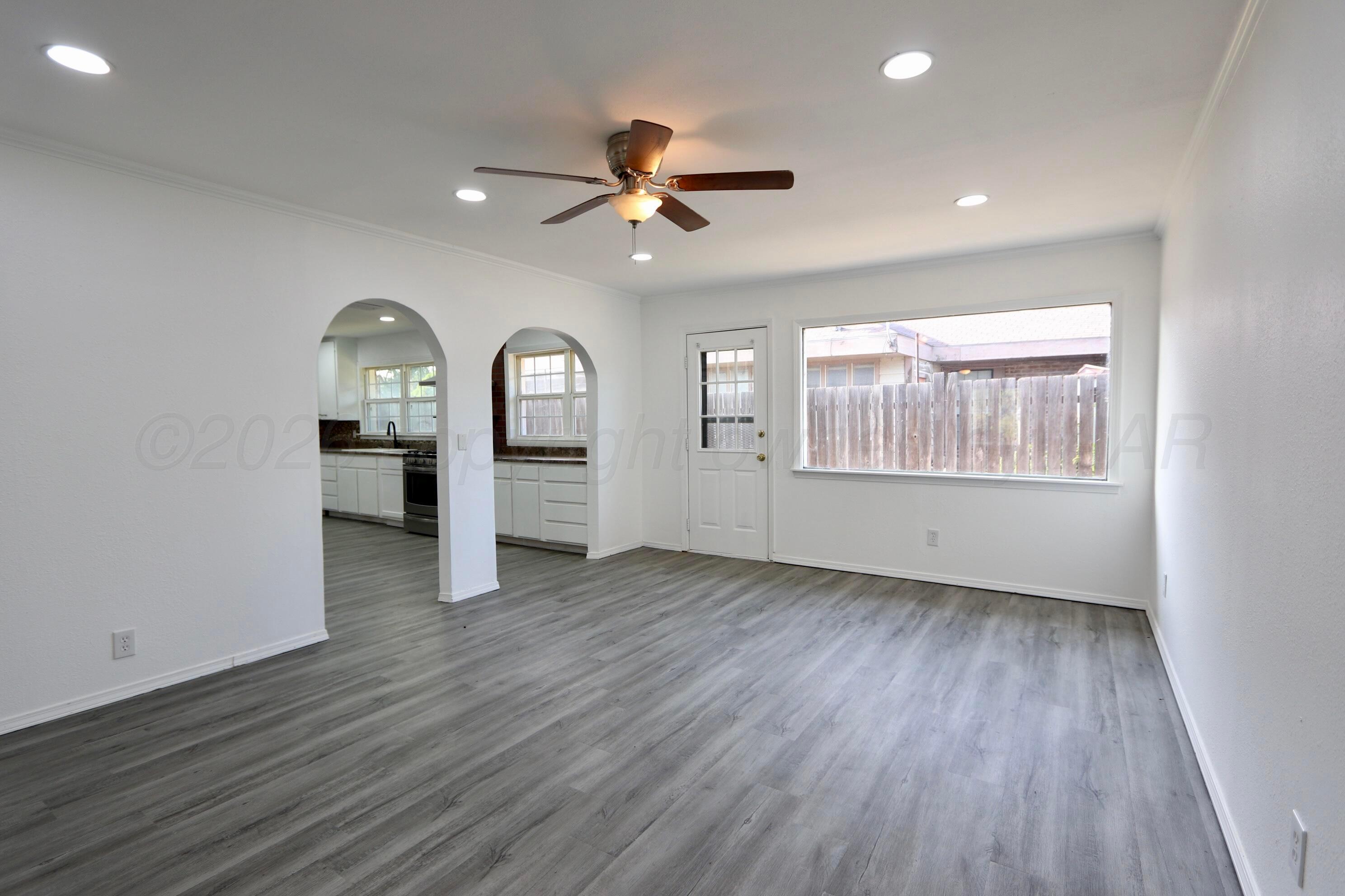 2041 S Travis Street Property Photo 13