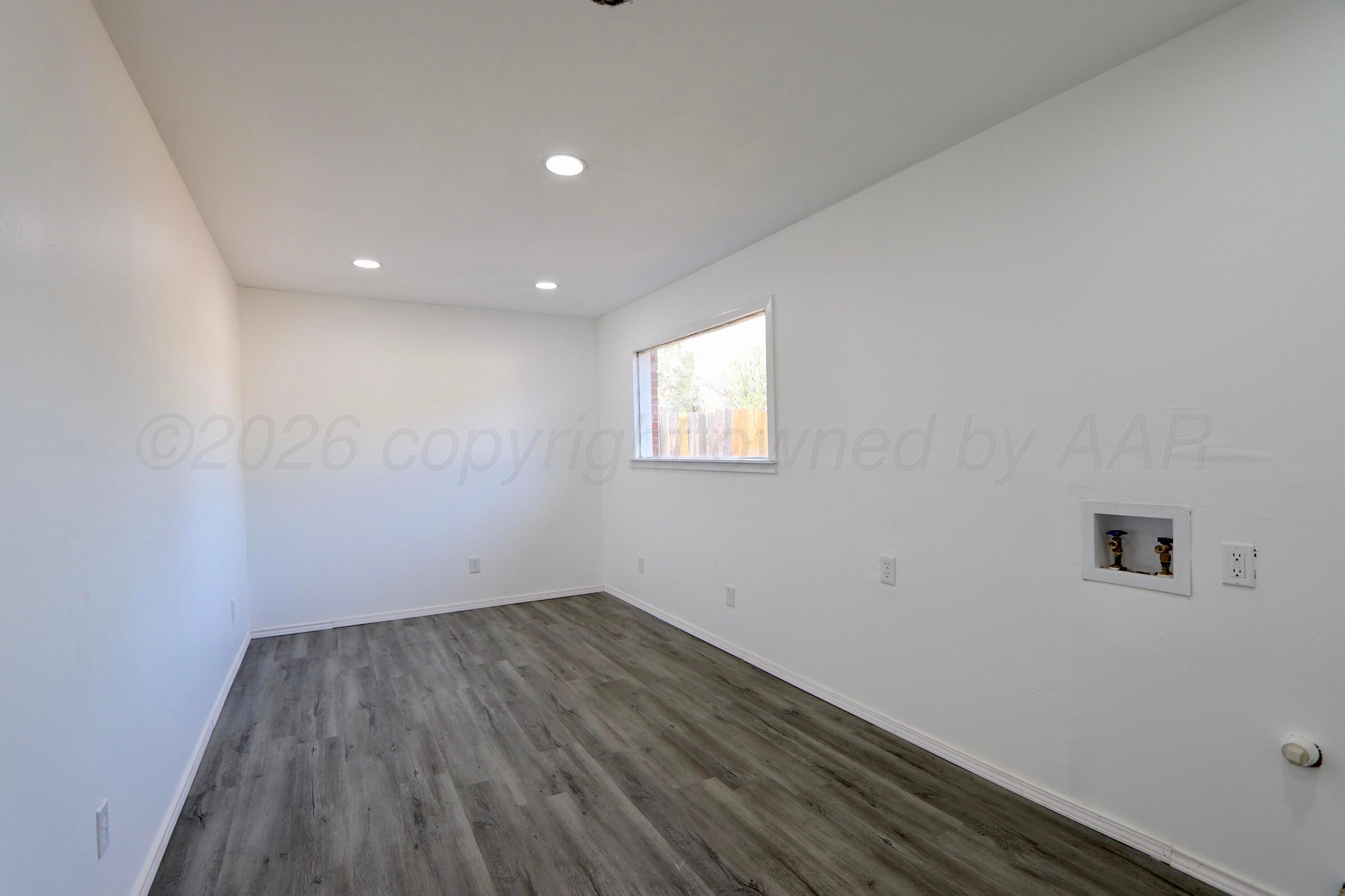 2041 S Travis Street Property Photo 23