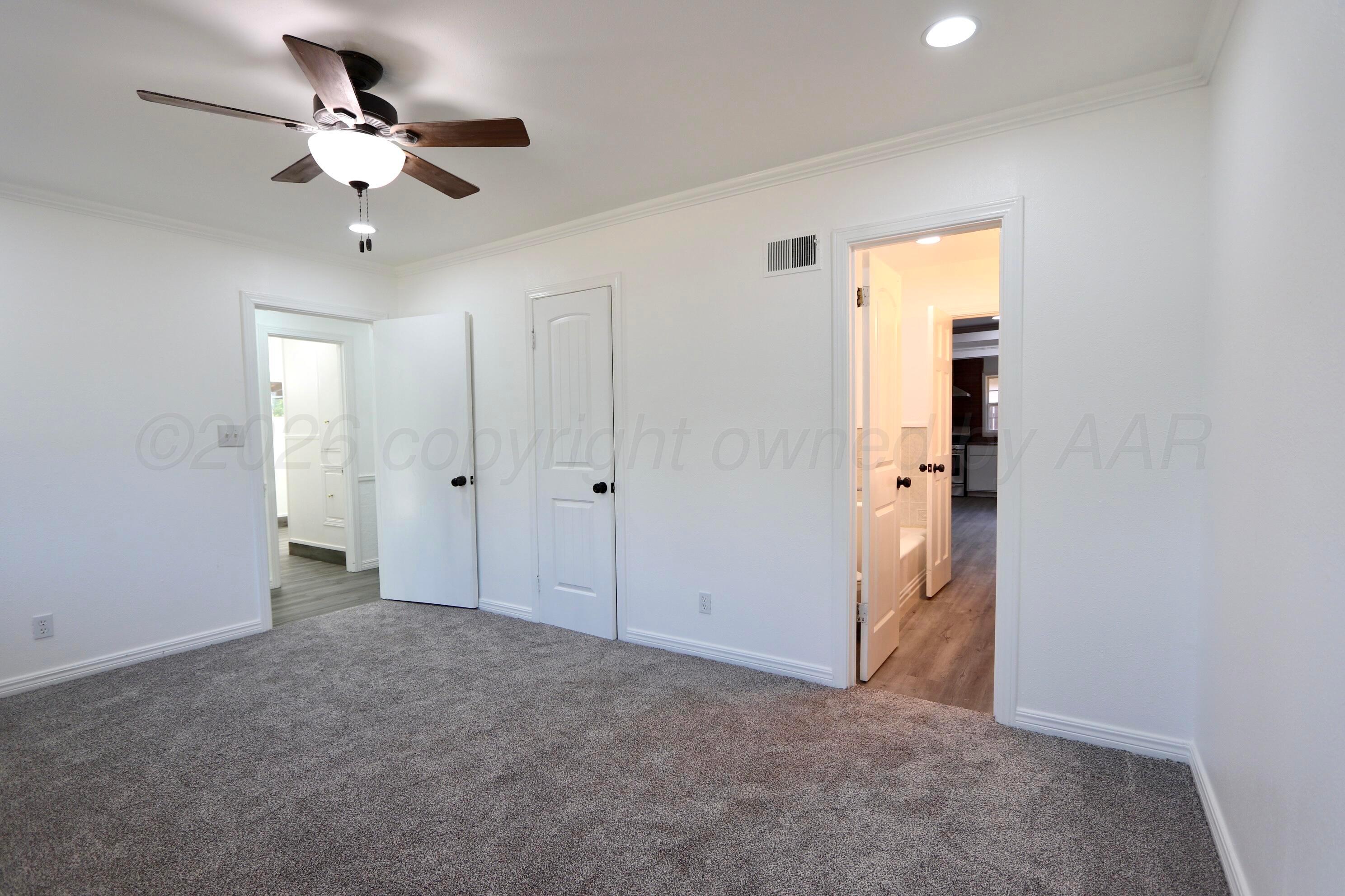 2041 S Travis Street Property Photo 32