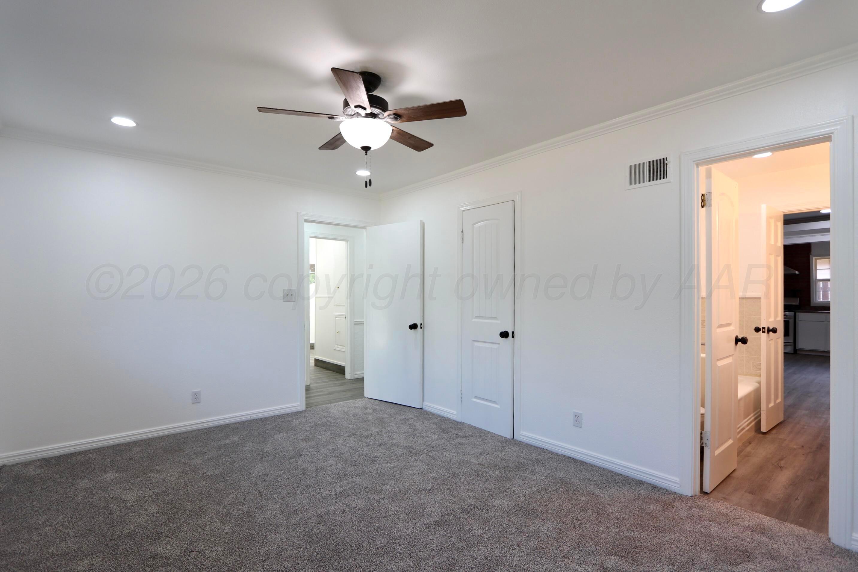 2041 S Travis Street Property Photo 33