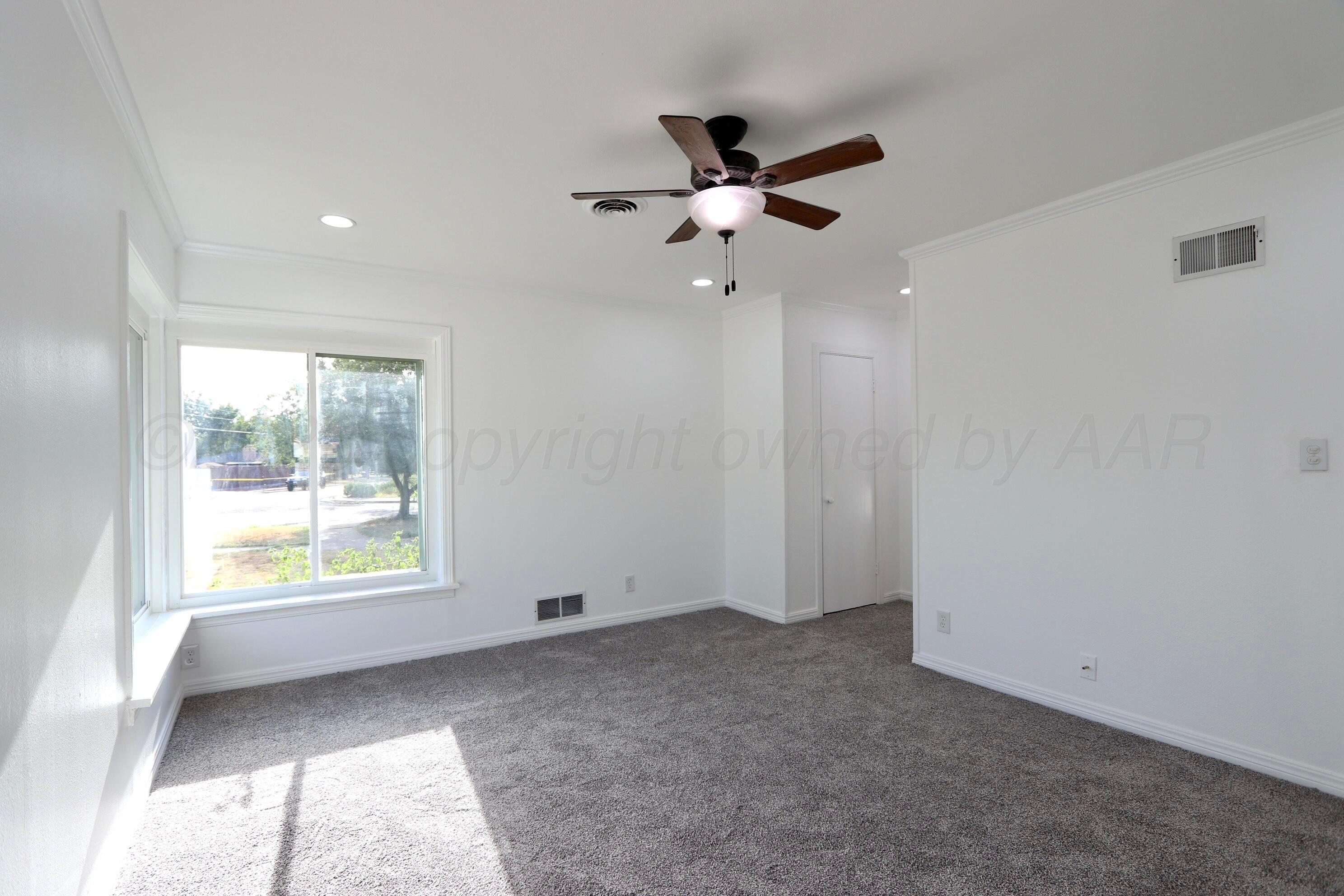 2041 S Travis Street Property Photo 35