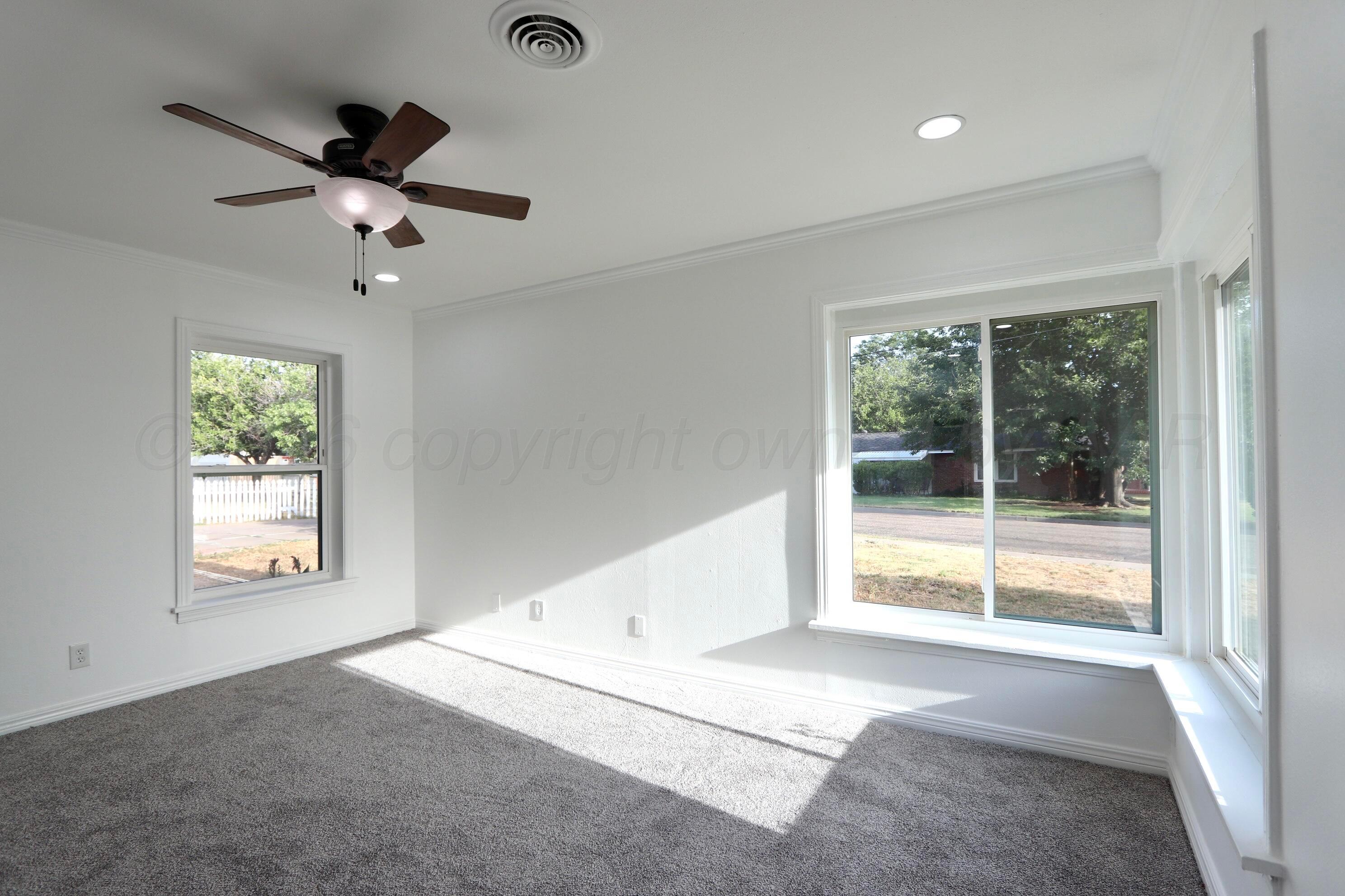 2041 S Travis Street Property Photo 37