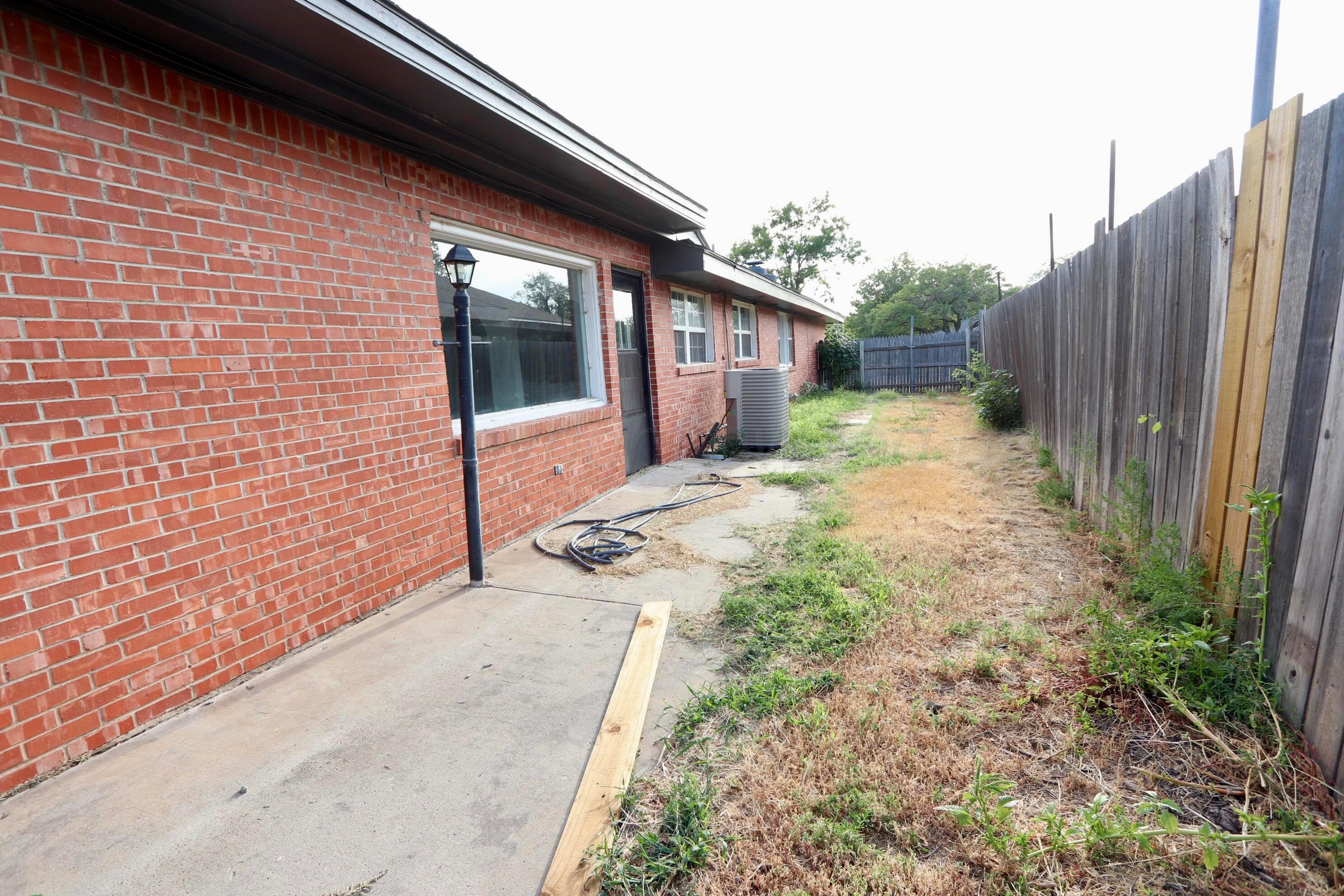 2041 S Travis Street Property Photo 54