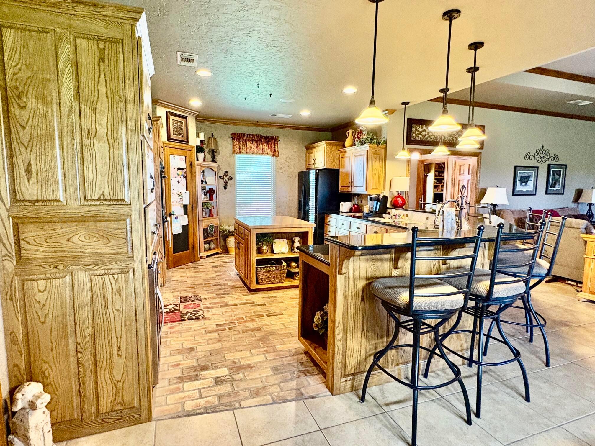 19900 W Country Club Road Property Photo 7