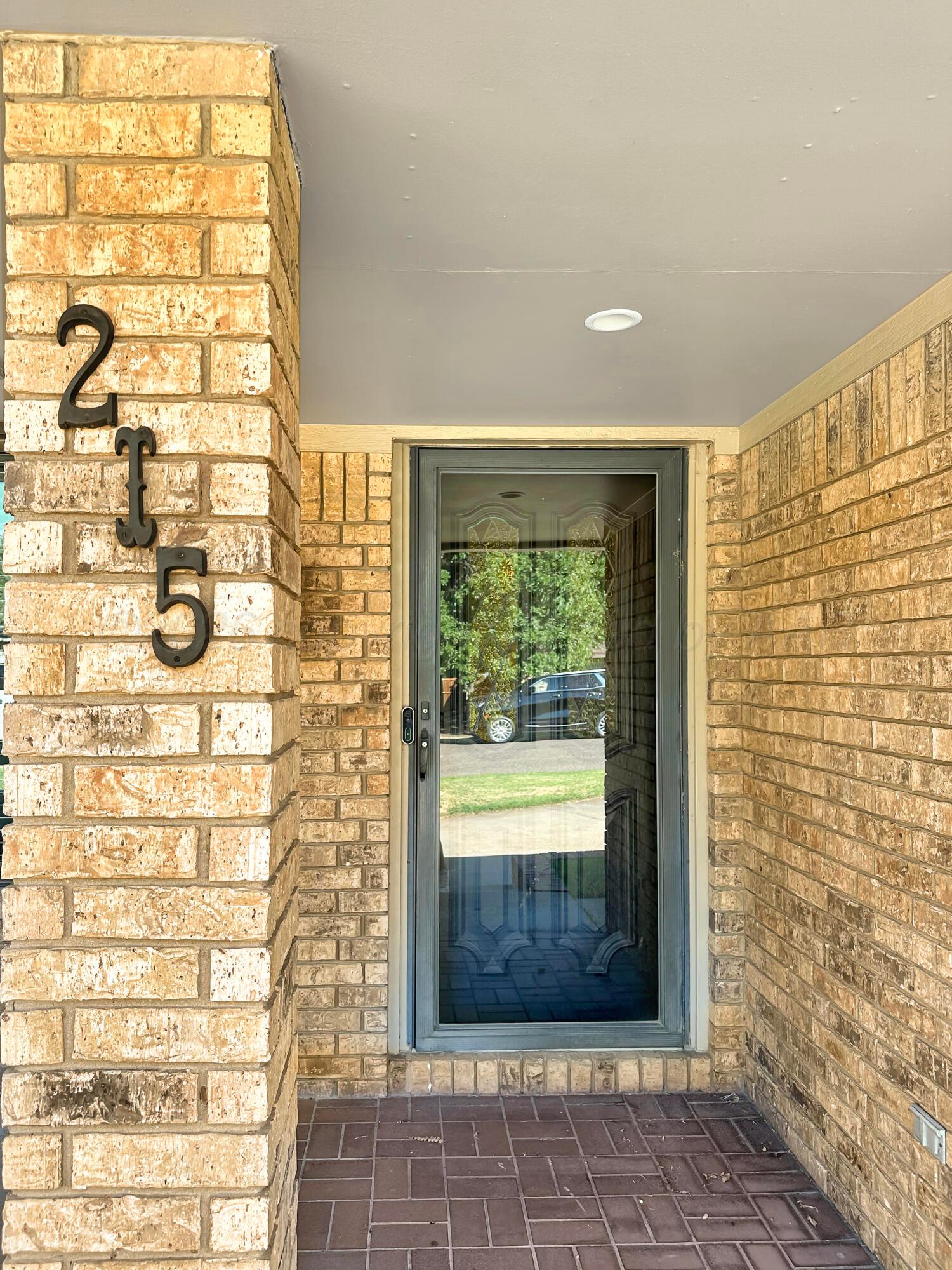 215 Somerset Street Property Photo 4
