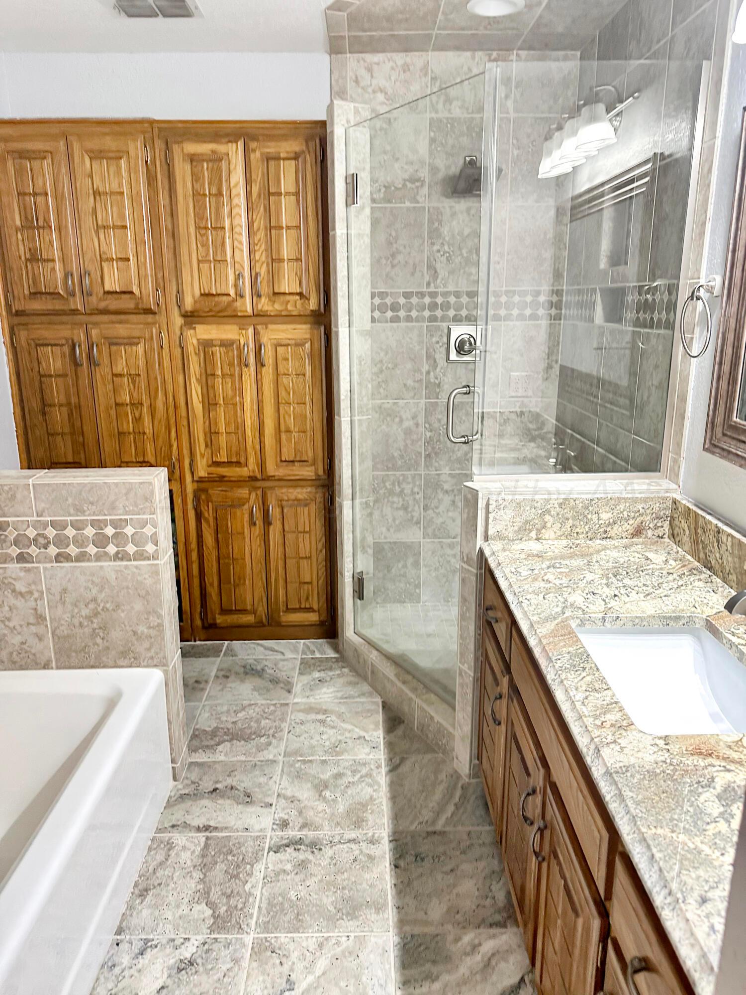 215 Somerset Street Property Photo 18