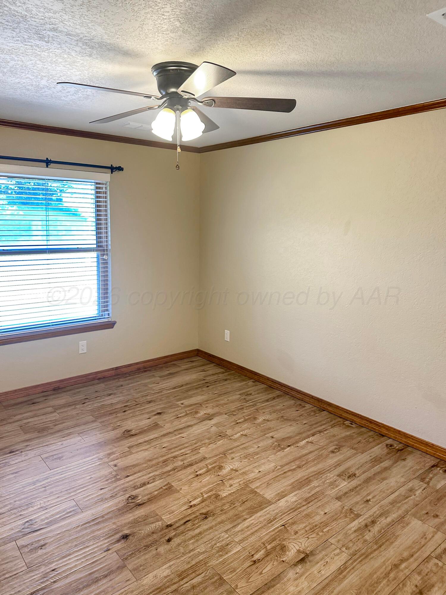 215 Somerset Street Property Photo 20