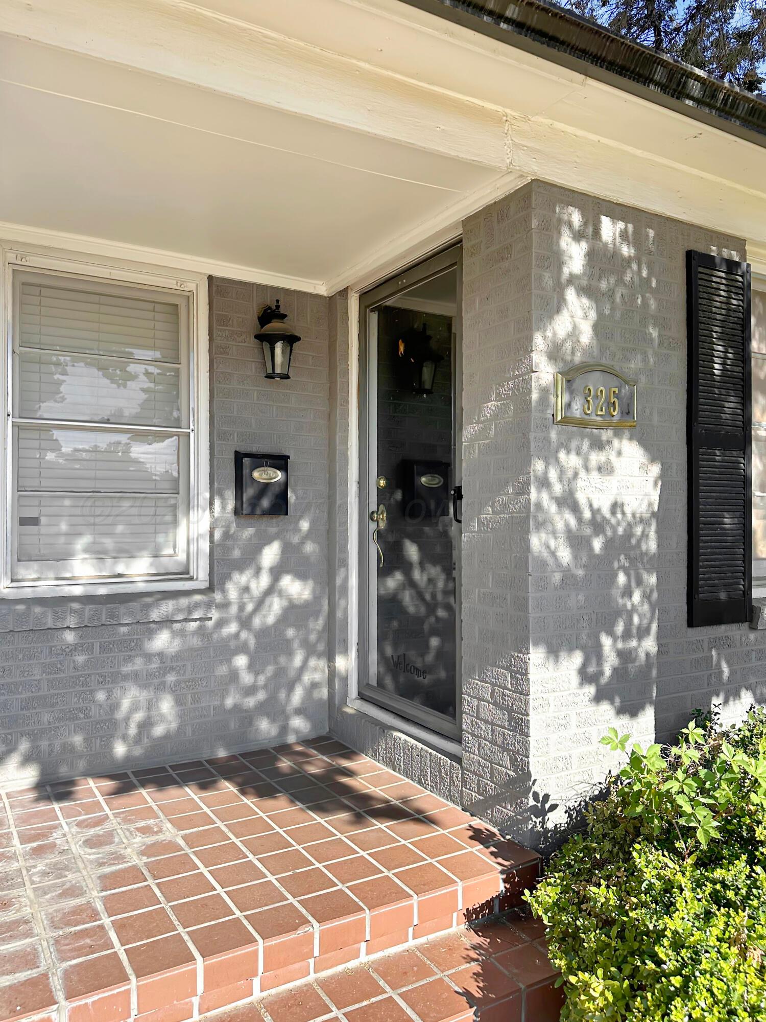 325 Austin Street Property Photo 6
