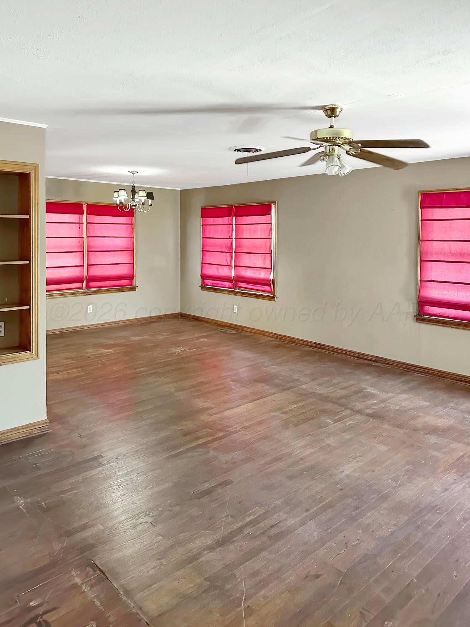 325 Austin Street Property Photo 8