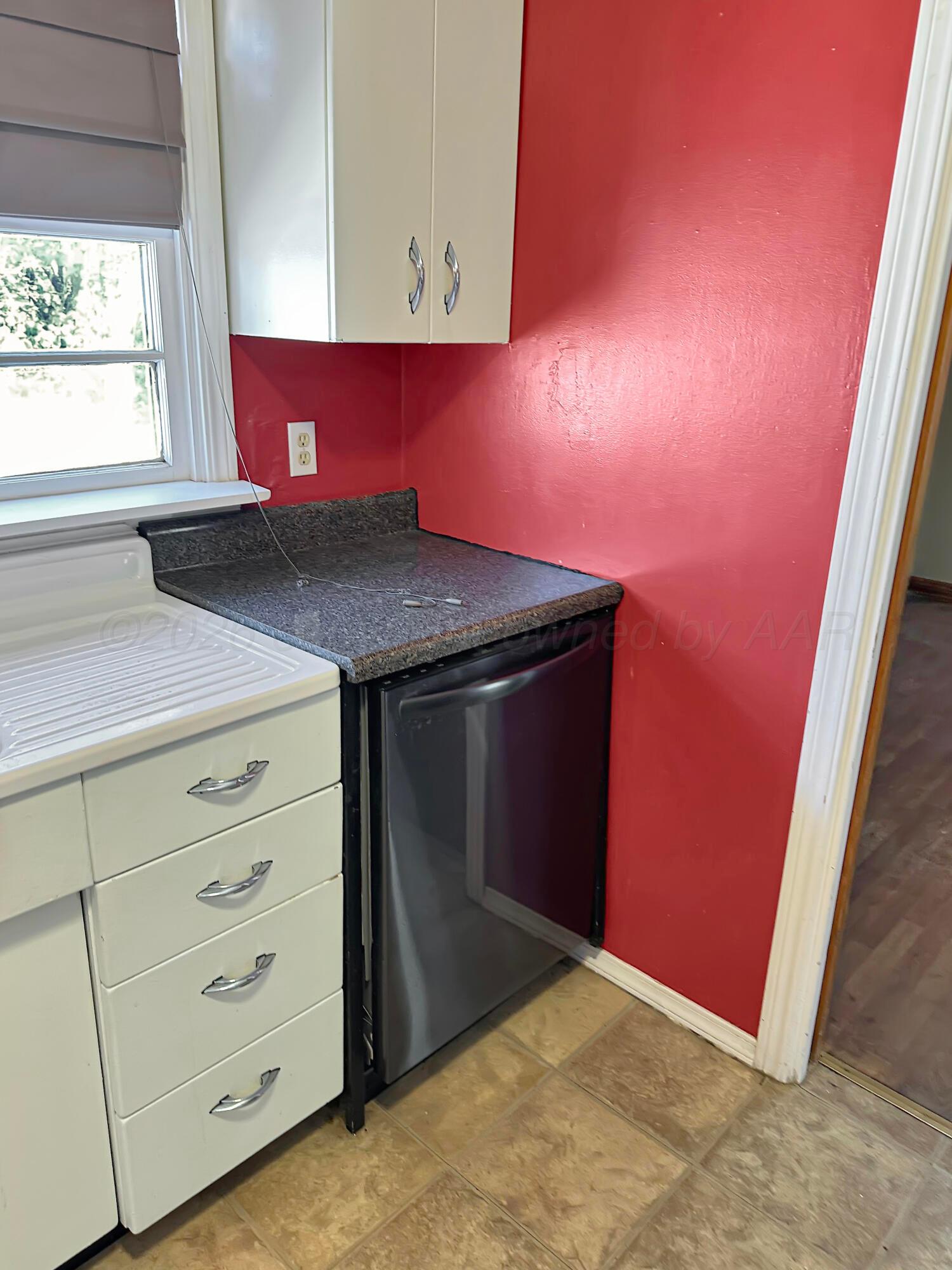 325 Austin Street Property Photo 11
