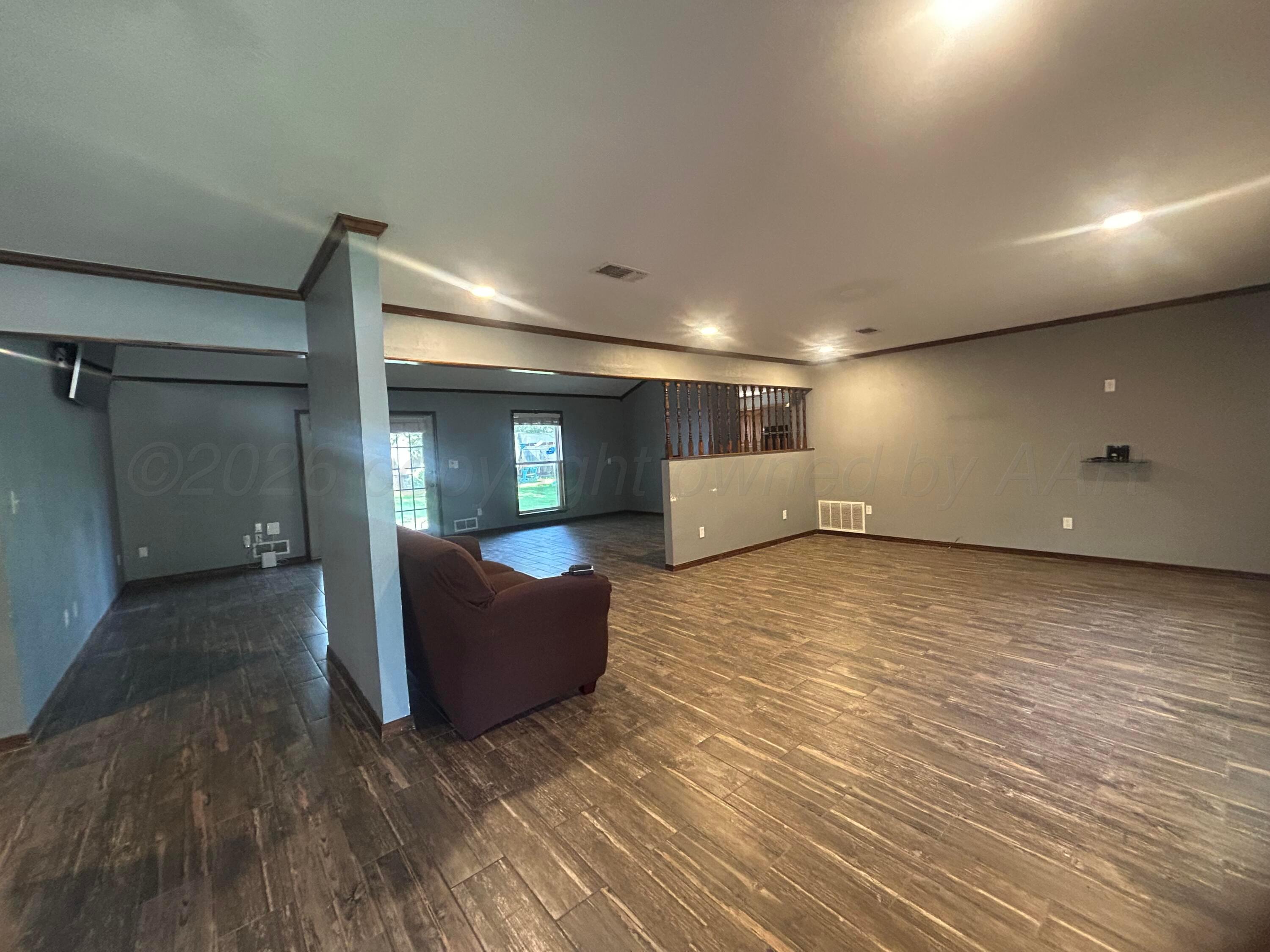 1205 N Chestnut Street Property Photo 4