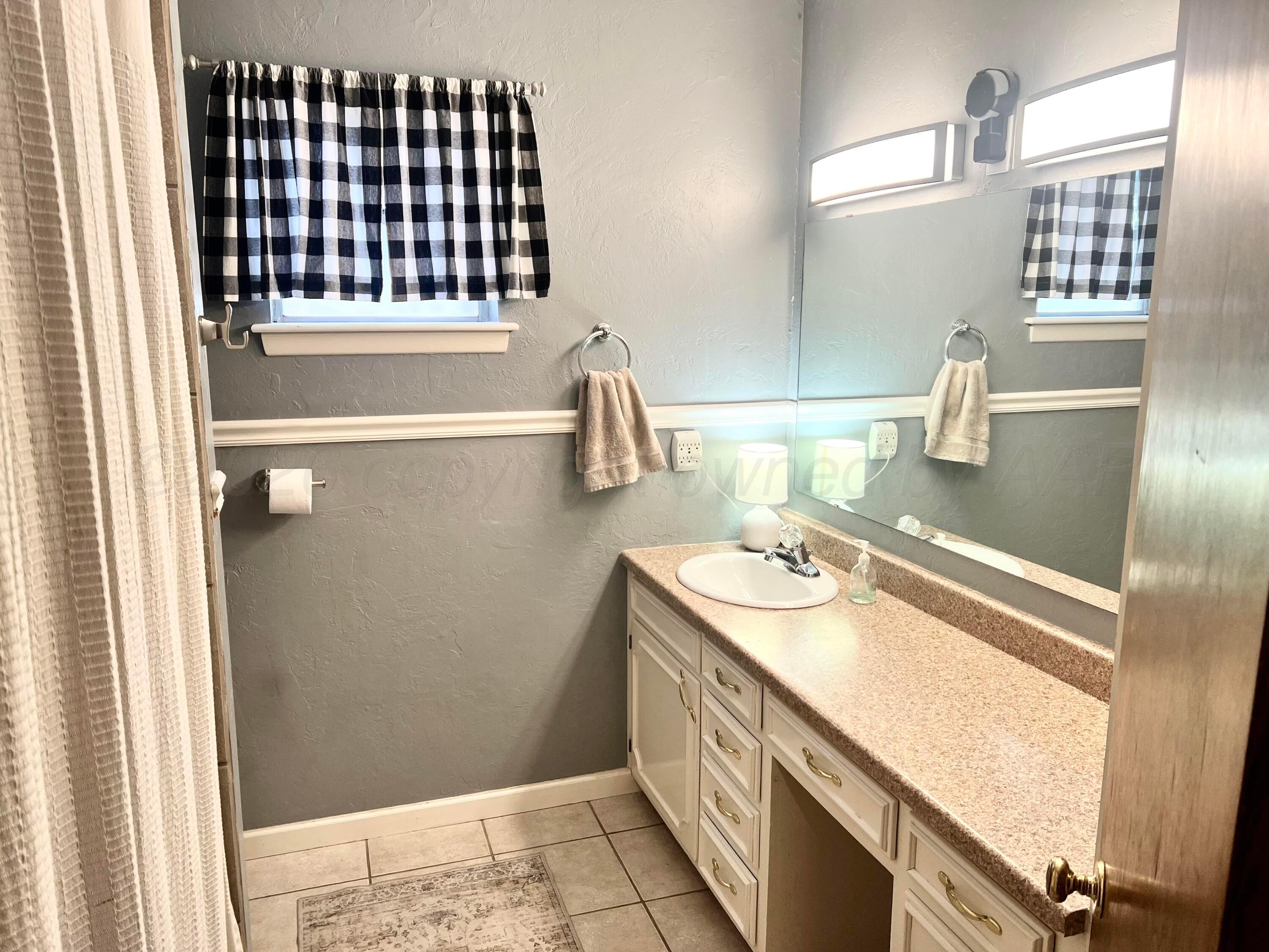 1205 N Chestnut Street Property Photo 13