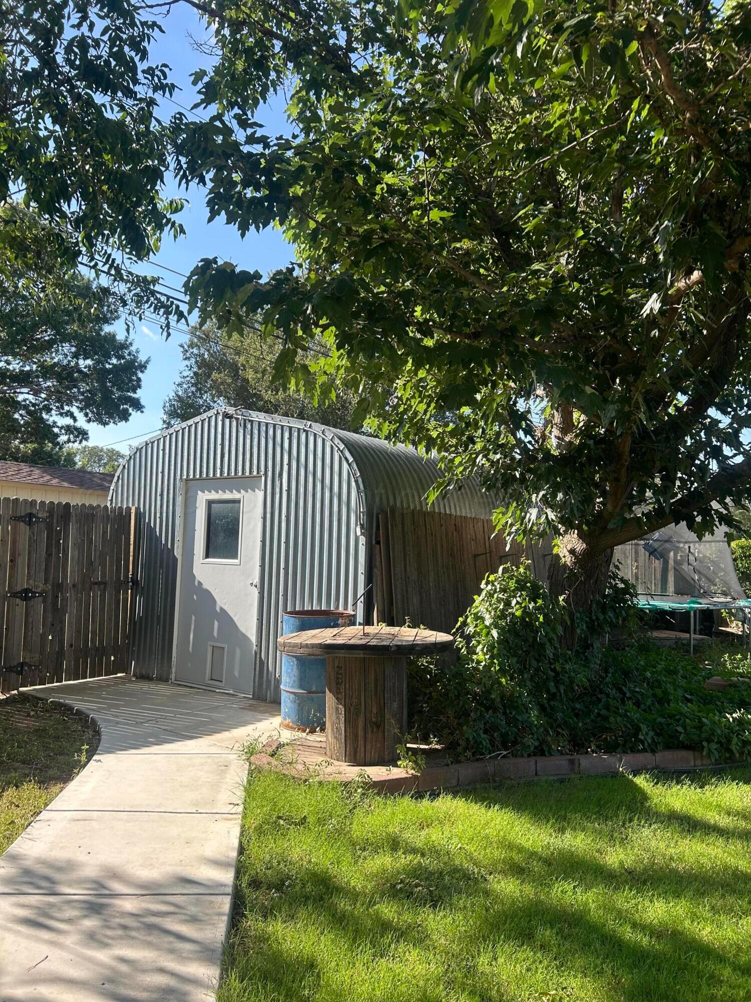 1205 N Chestnut Street Property Photo 33