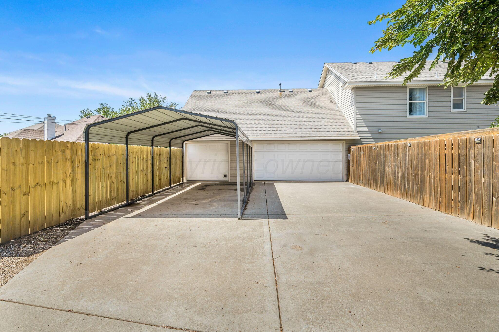 6201 S Travis Street Property Photo 9