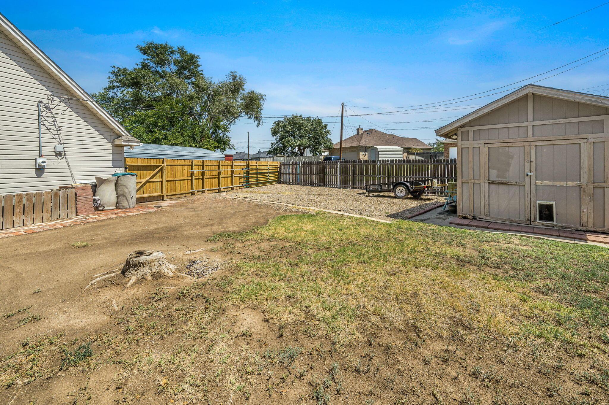 6201 S Travis Street Property Photo 10