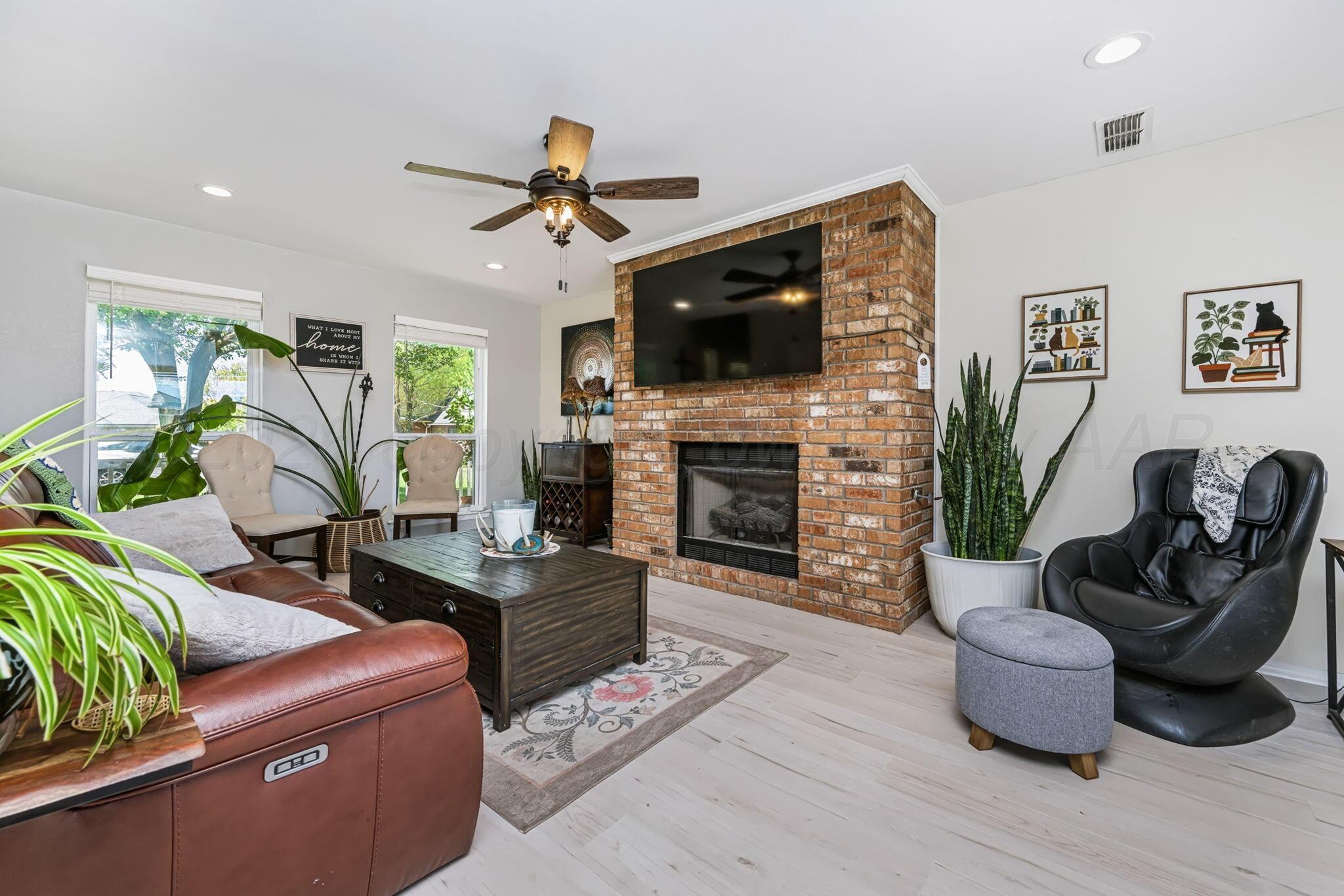 6201 S Travis Street Property Photo 18