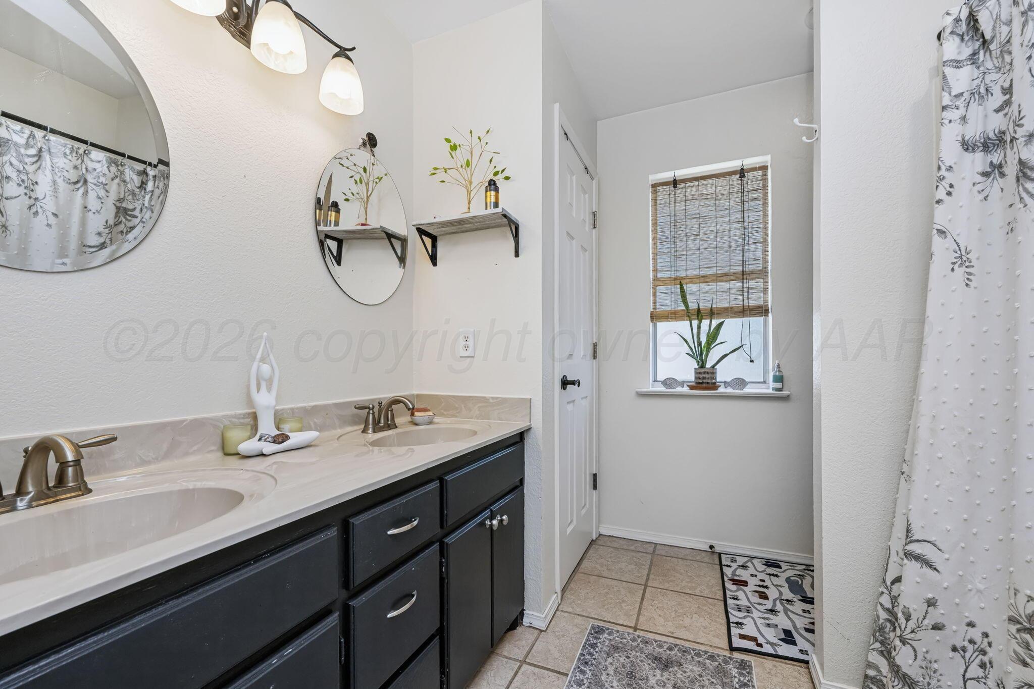 6201 S Travis Street Property Photo 28