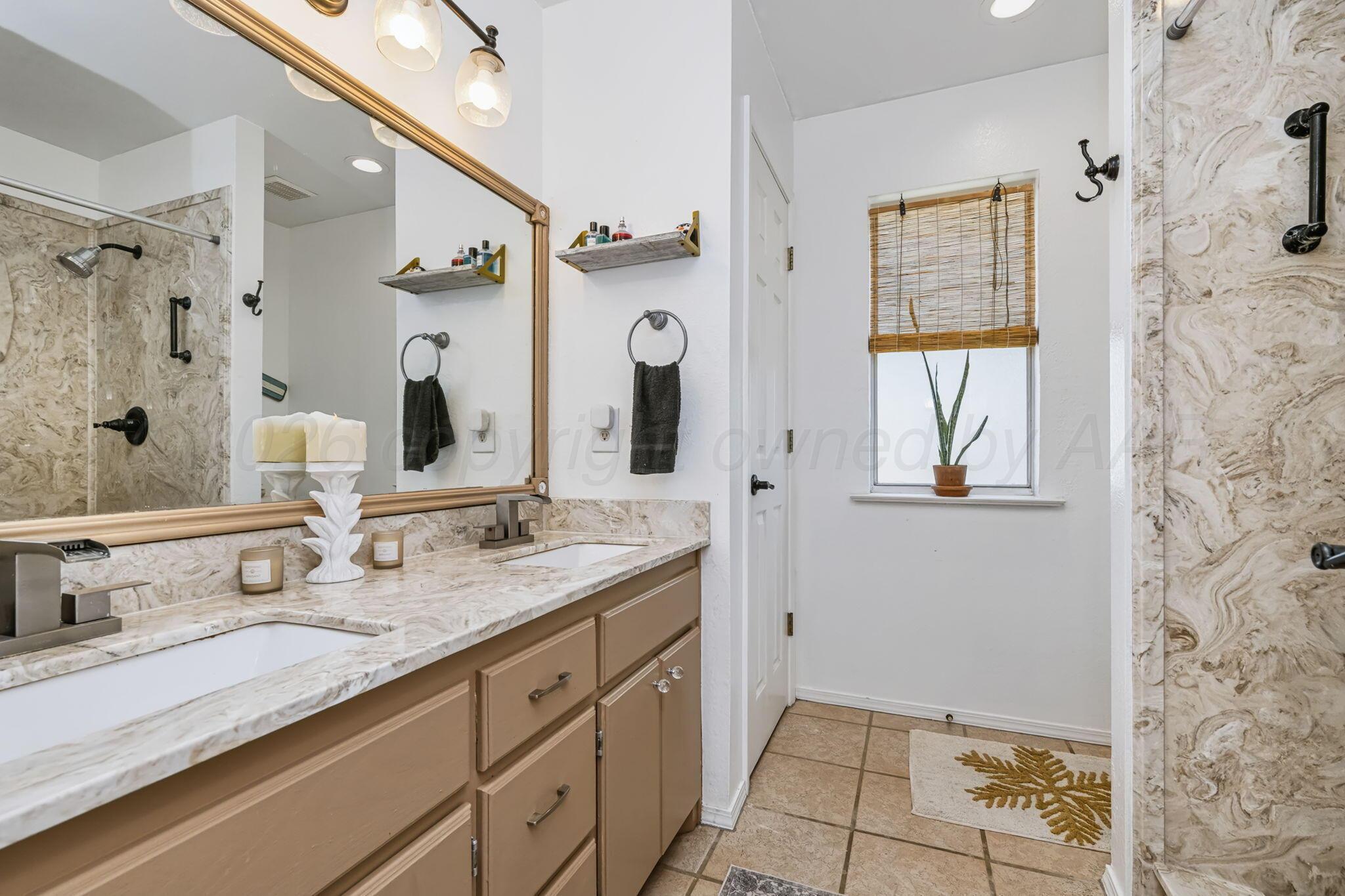 6201 S Travis Street Property Photo 30